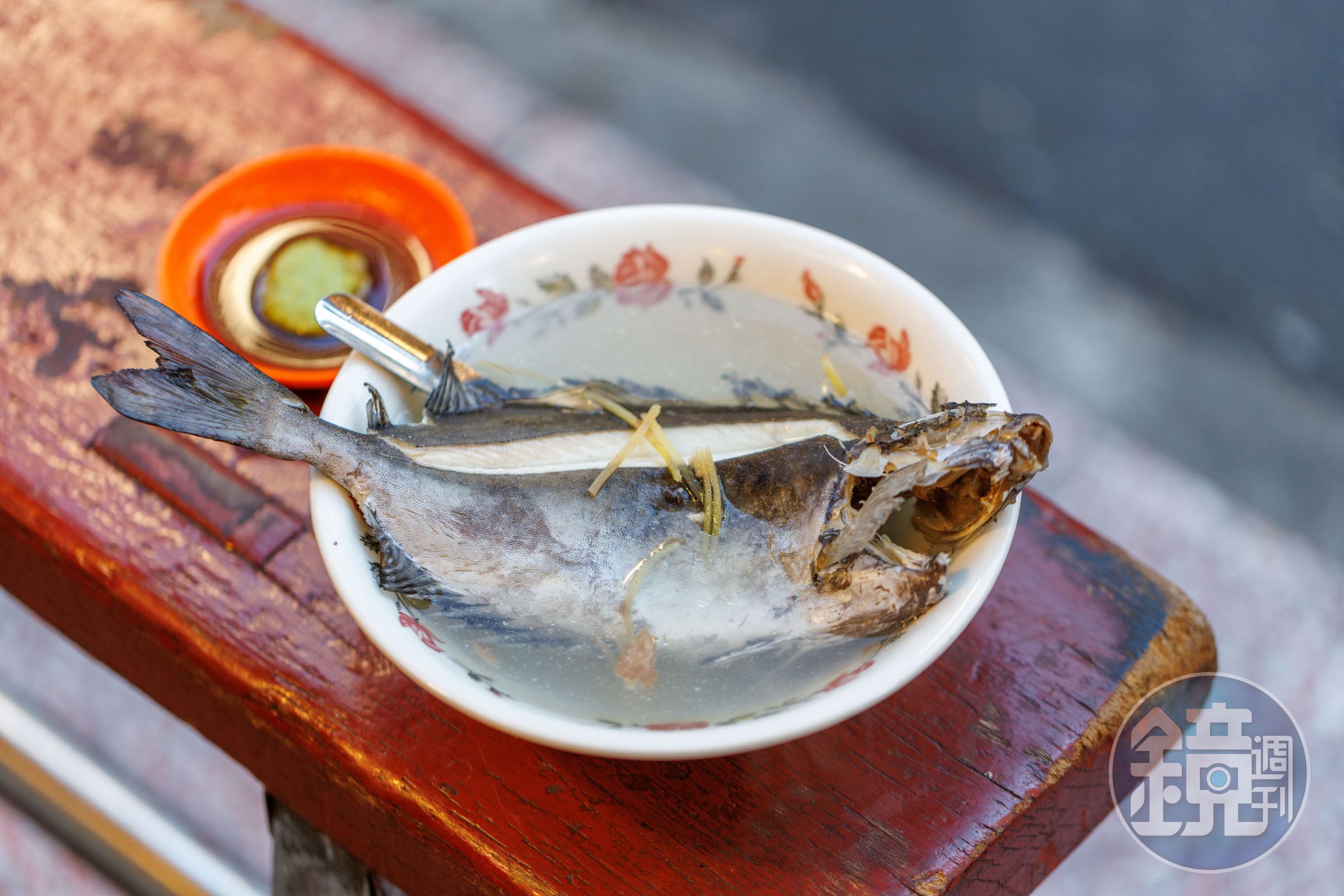 別處沒見過的「象魚湯」,是海港城市獨有的小吃。(時價)