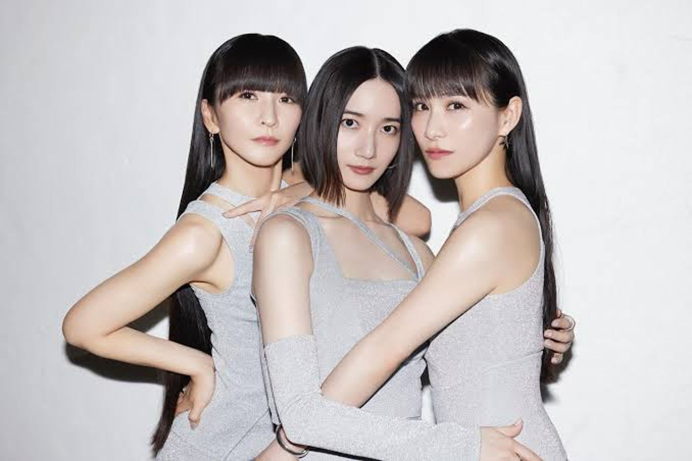 有網友留言笑稱這張照片「有種Perfume感」。（翻攝畫面）