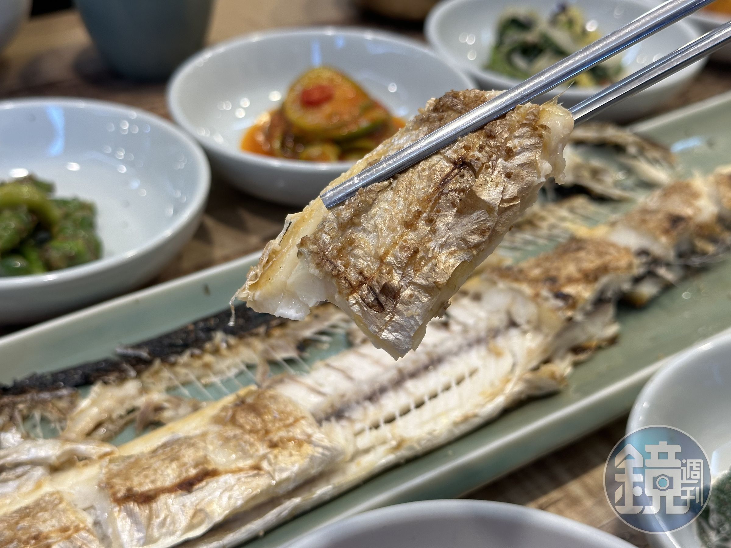 去掉邊刺和骨頭的魚肉,大塊好入口,味道鹹鮮嫩甜。