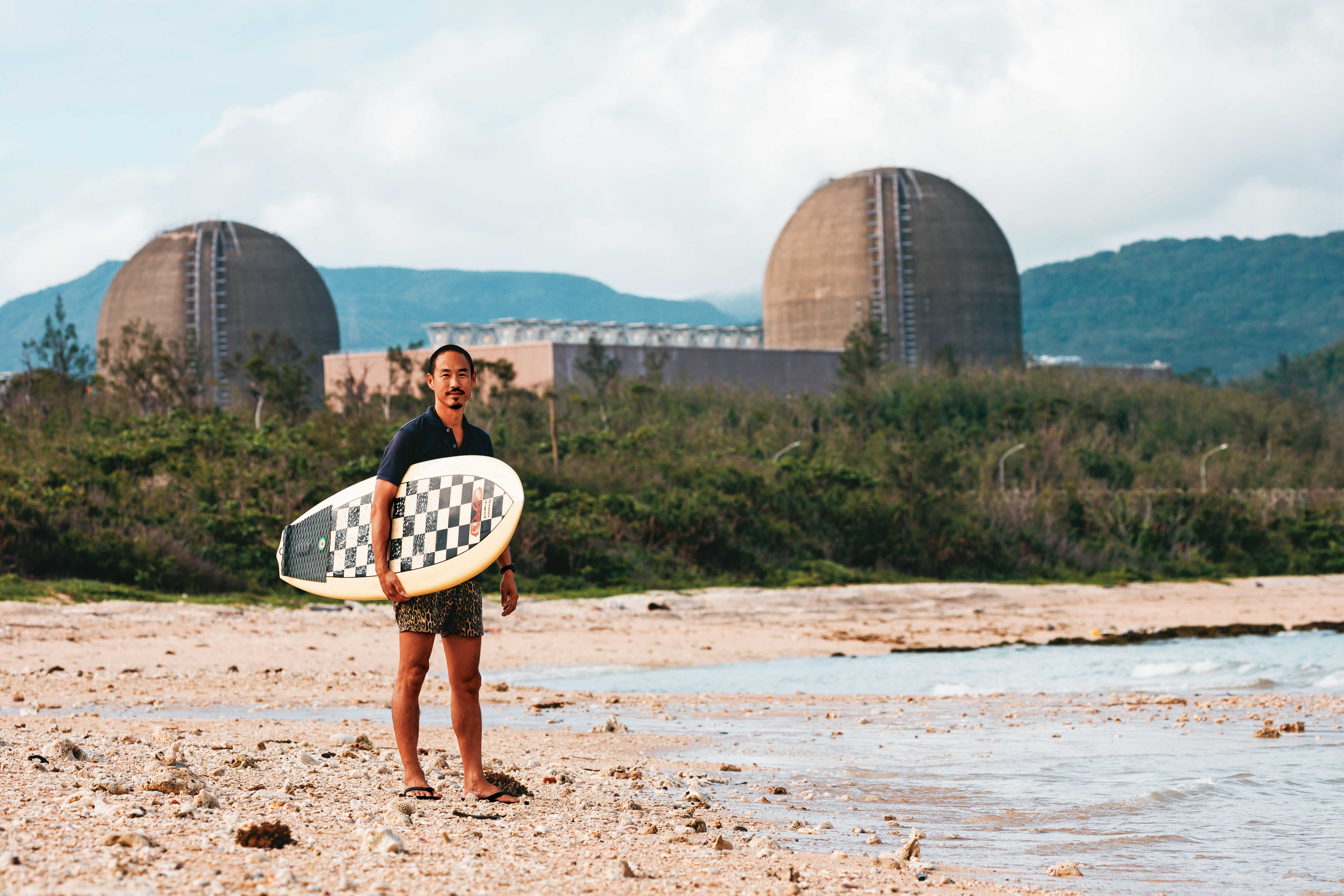 小楷移居恆春18年，坦言一開始反核，但來到恆春後，理解電廠與居民的共生關係，態度不再絕對。