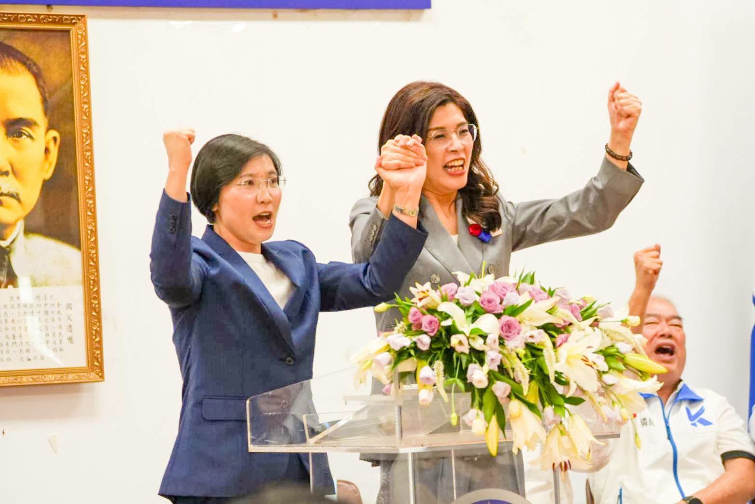 新竹縣長參選人徐欣瑩今po文，喊話藍白團結要繼續，整合要繼續，「我們會努力到11/28最後一刻。」（翻攝自徐欣瑩臉書）
