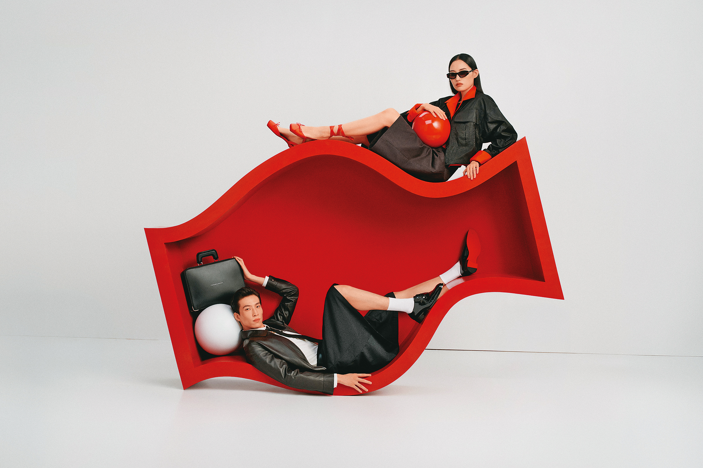Christian Louboutin以標誌性的經典紅底鞋，在七夕傳遞愛意。（美之心提供）