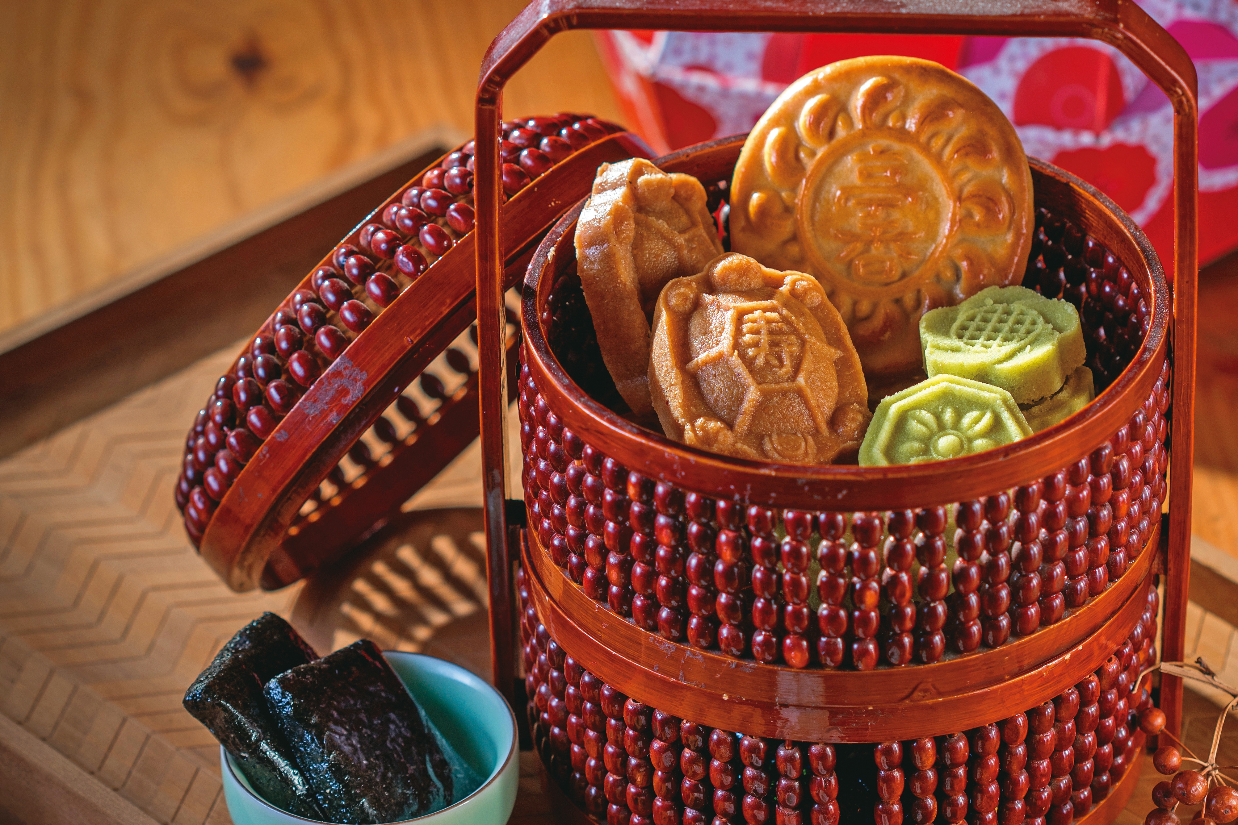 「李亭香」的平安龜具祈福寓意且造型可愛，適合作為年節伴手禮。