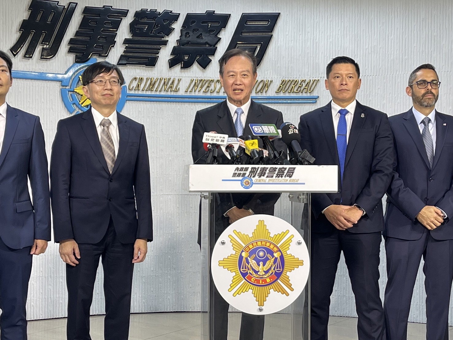 此案創下台灣首度派員赴境外取證槍械證物先例。