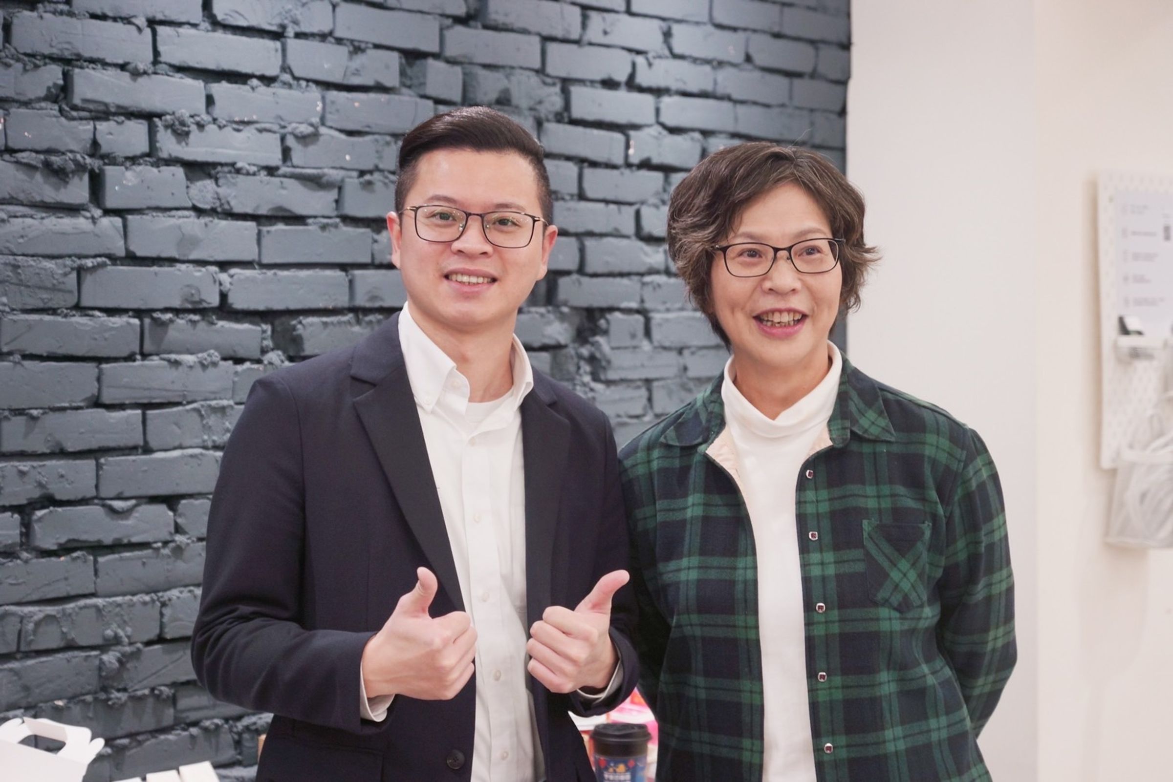 凌濤今與前民眾黨立法委員蔡壁如合體,提到在野必須極大化監督力量,才符合台灣主流民意的期待。(凌濤提供)