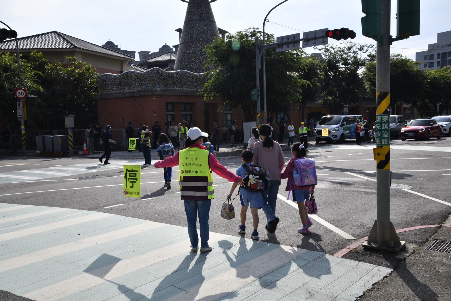 新北市三峽區重大車禍案造成3死12傷，至今9人住院。（鏡報新聞網，李智為）