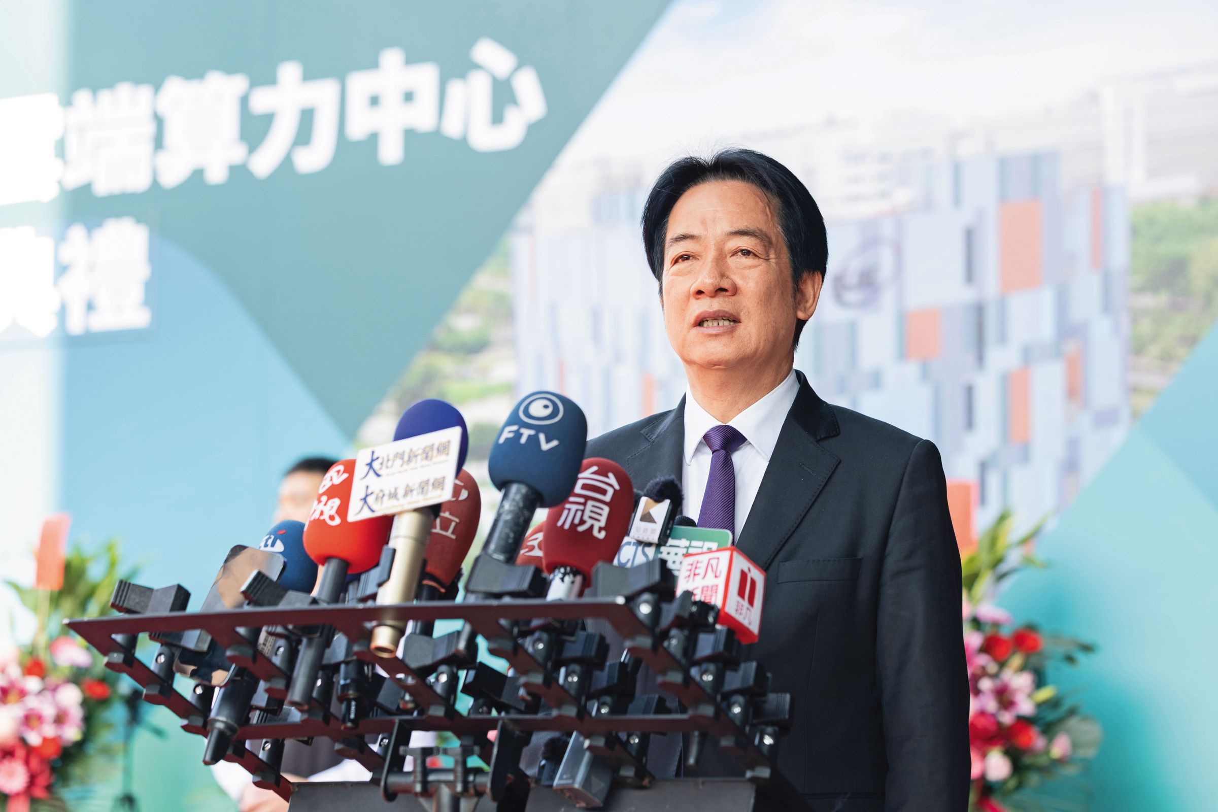 總統賴清德找民進黨立委開會，定調針對立院通過的爭議法案，行政院可不副署或拒絕執行。（總統府提供）