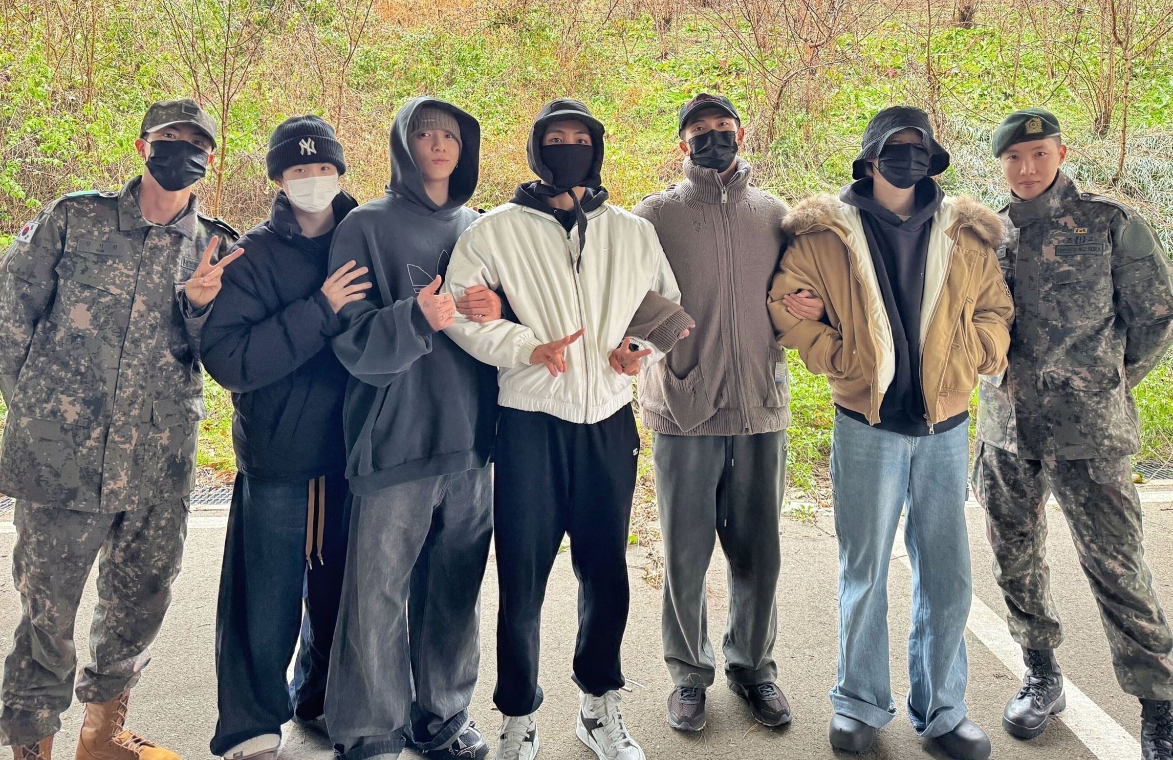 BTS成員入伍服役,已陸續退伍,將有望於2025年合體回歸。(翻攝防彈少年團X)