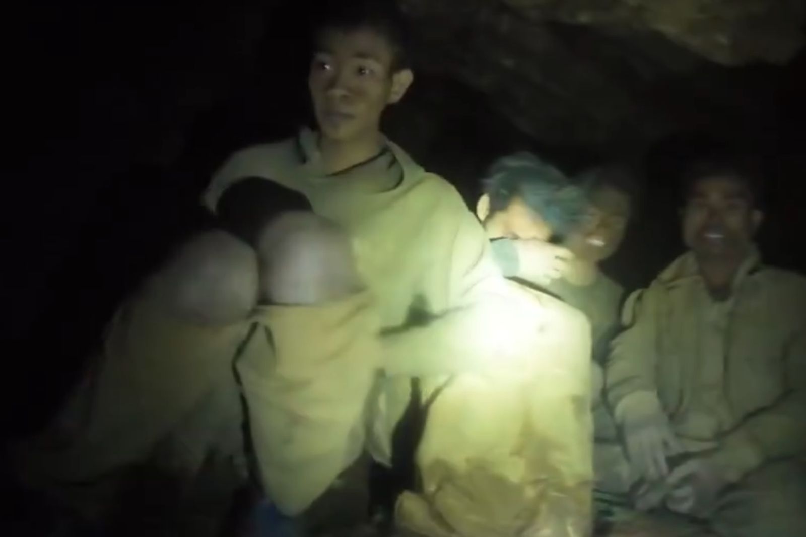 快訊/奇蹟般好消息!山洪封死寮國金礦坑 7工人受困逾1週全數獲救