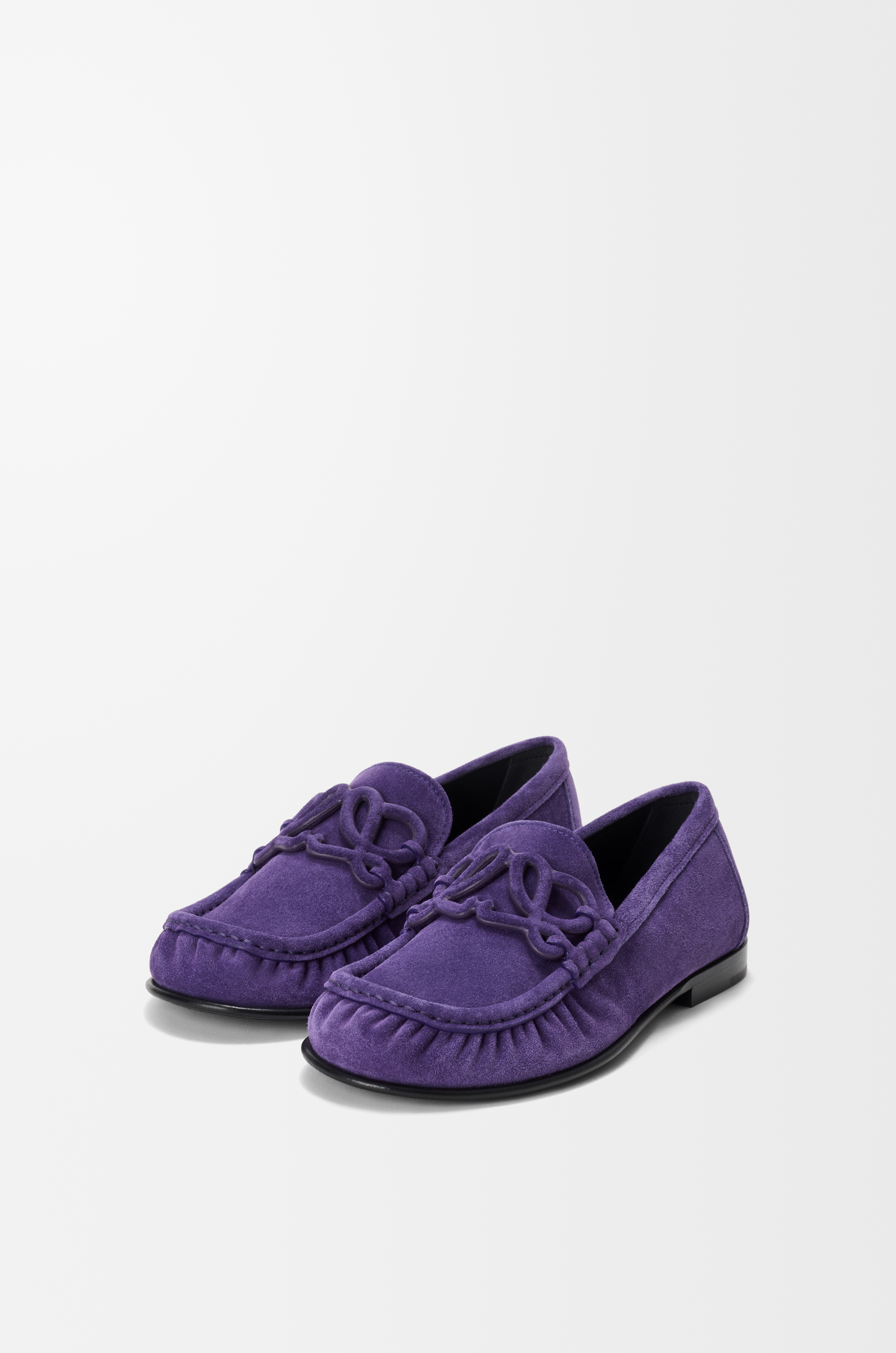 麂皮Double L樂福鞋。NT$39,000（LOEWE提供）