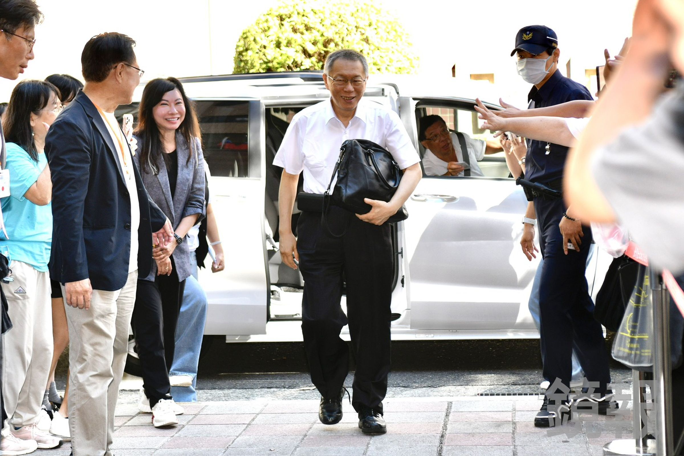 民眾黨前主席柯文哲出庭表示,橘子只管小錢,但有拉走妙天1000萬元。(鏡報李智為)