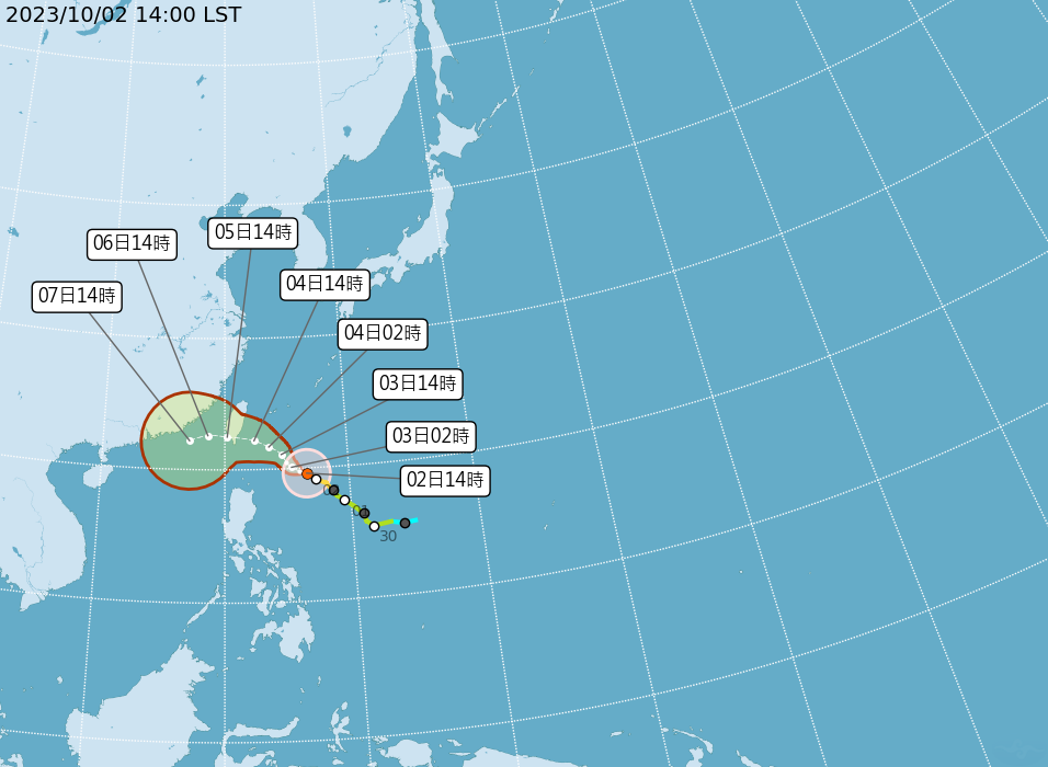 中颱小犬目前中心位置在北緯19.6度，東經126.6度，以每小時11公里速度，向西北西進行。（中央氣象署提供）