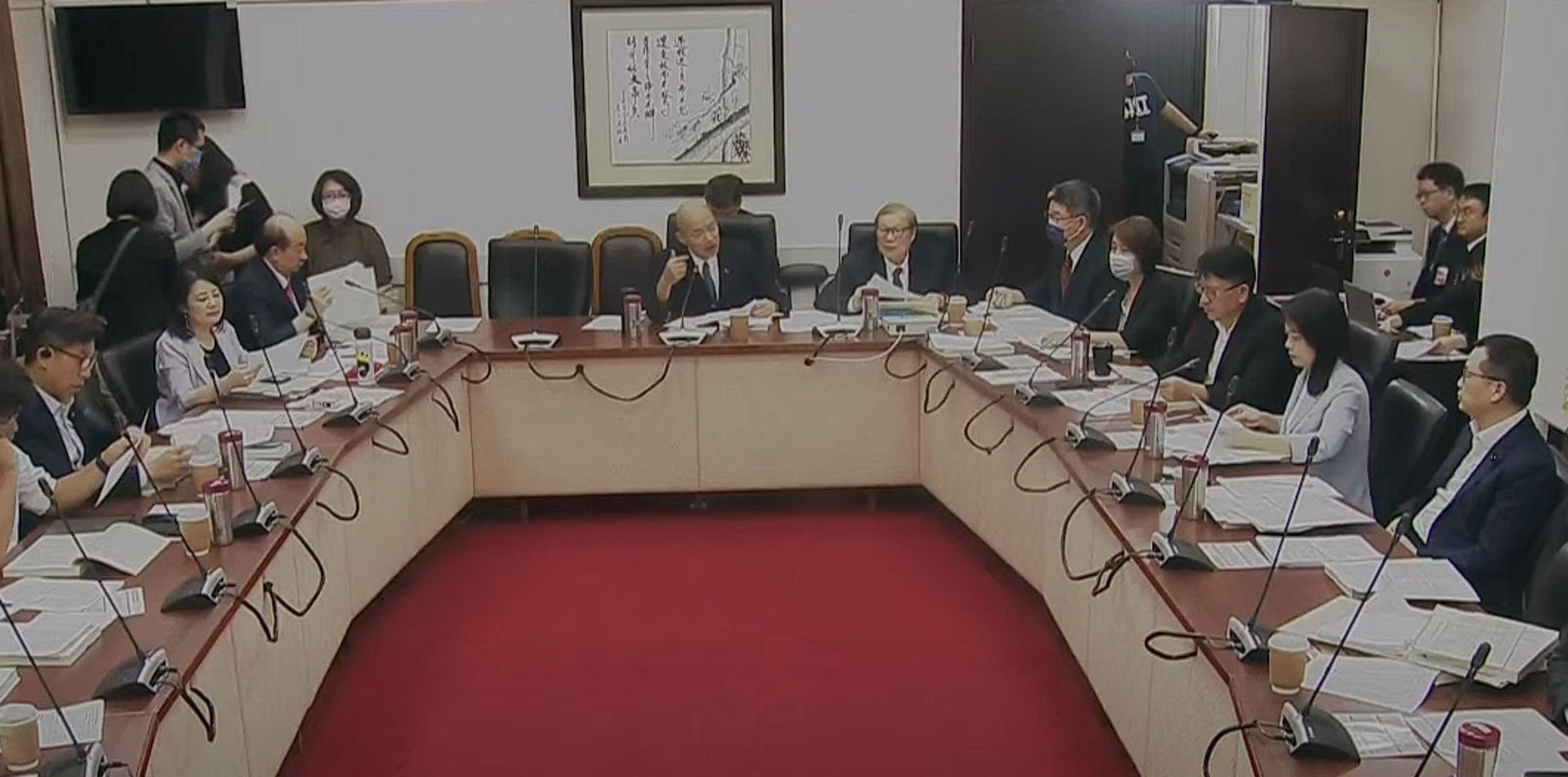 立法院今針對《電業法》修正草案版本進行黨團協商。(翻攝自國會頻道)