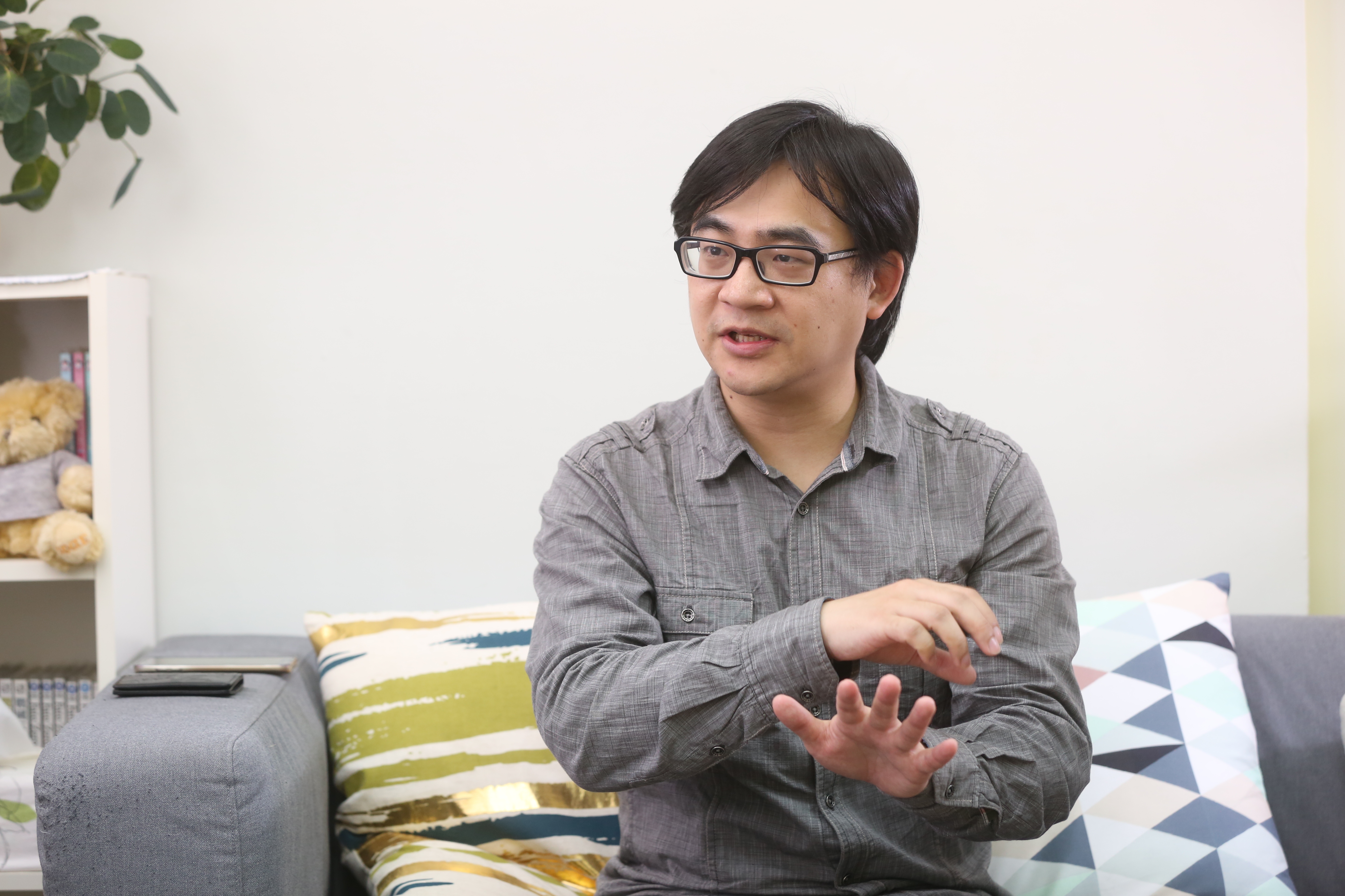 劉定綱認為葉長青的創作很有張力，看好台灣妖怪的市場潛力。