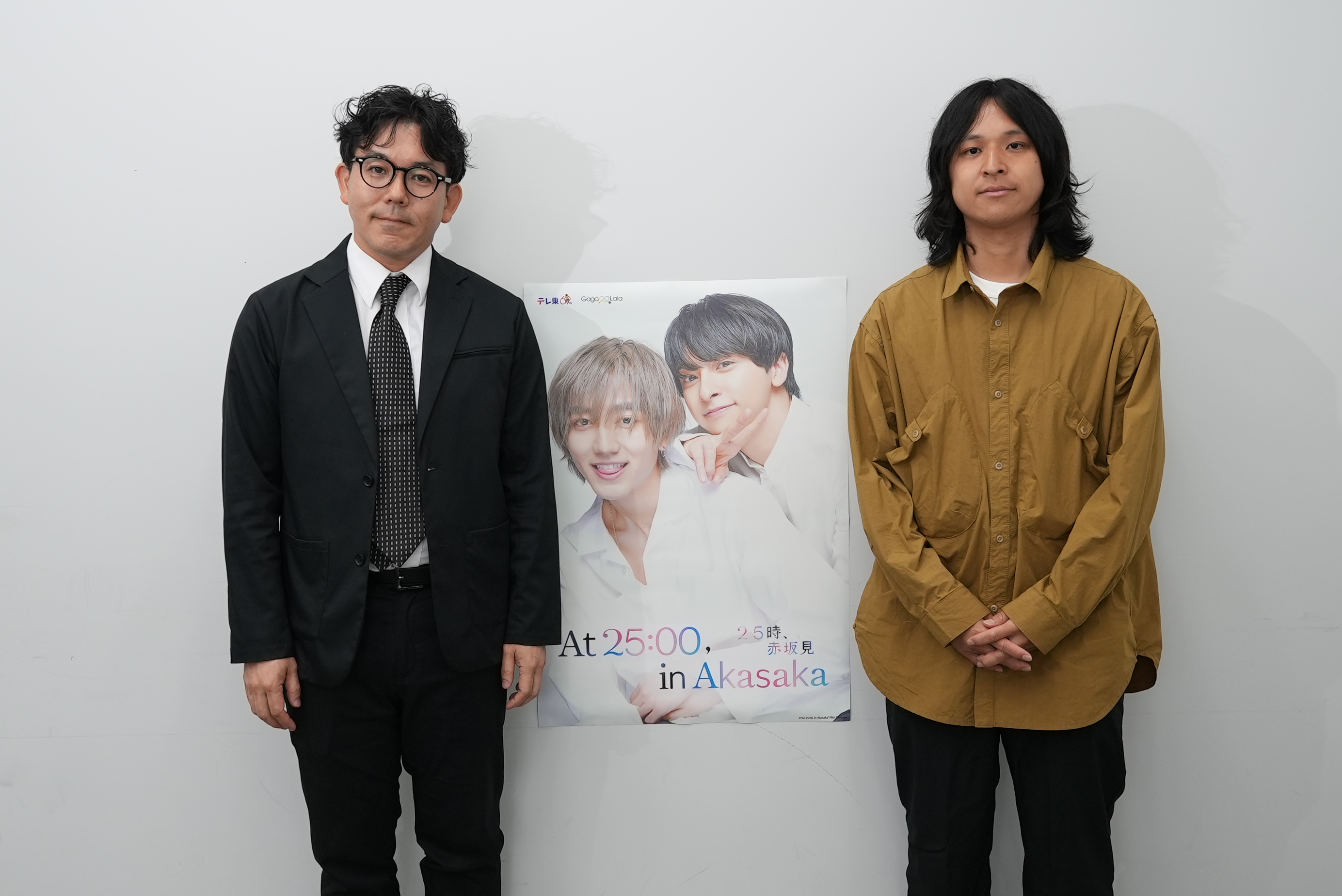製作人江川智(左)與導演堀江貴大都是第一次製作BL劇,從籌備期間就與原著漫畫團隊密切討論每個細節。(GagaOOLala提供)