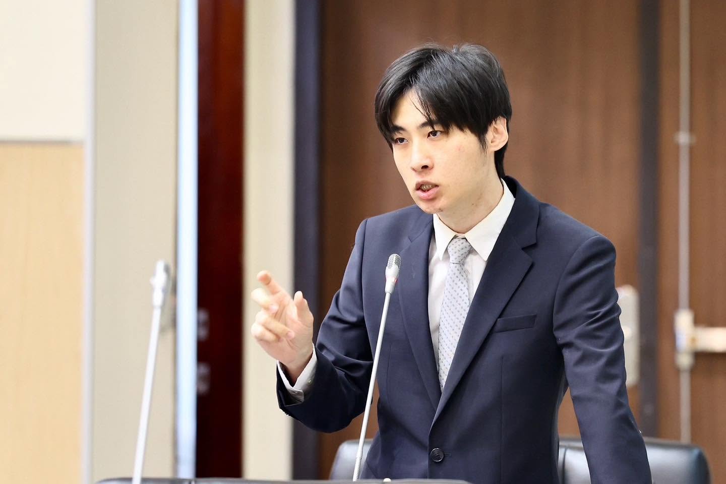 苗栗縣議員曾玟學宣布以無黨籍身分投入苗栗縣頭份市長選舉。(翻攝自臉書@曾玟學)