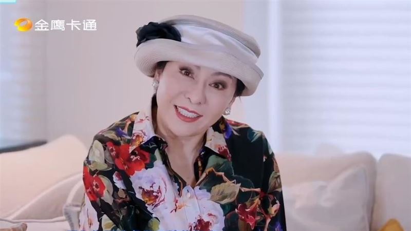向太形容繼女後腦勺「像切開的西瓜」,言論曝光後掀起兩極討論。翻攝自向太微博