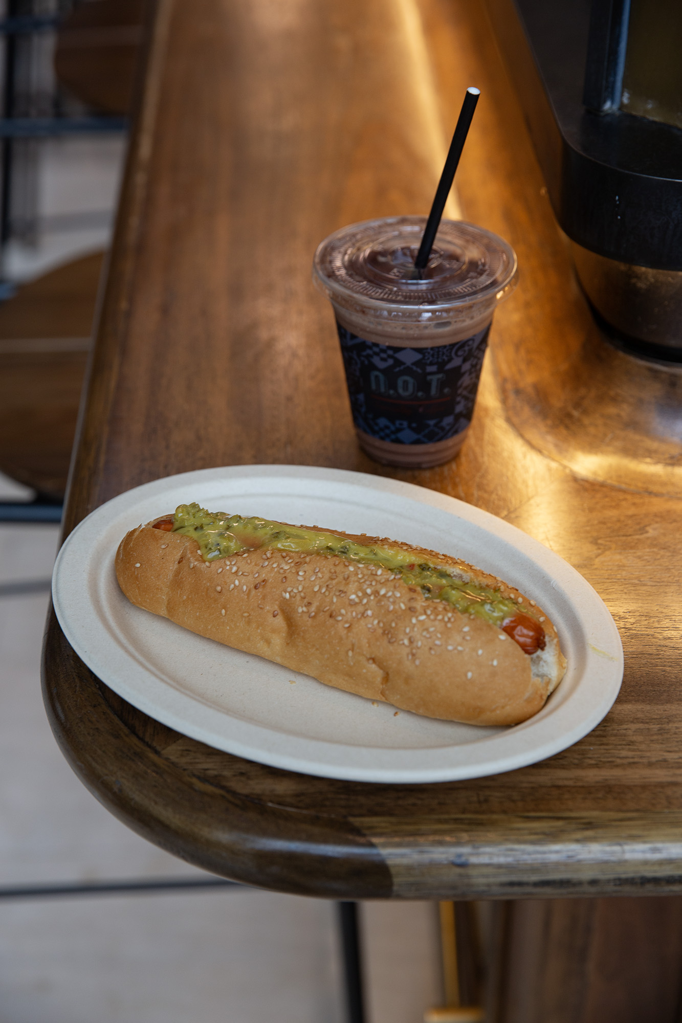 老闆推薦的熱狗套餐是店內的人氣餐點。