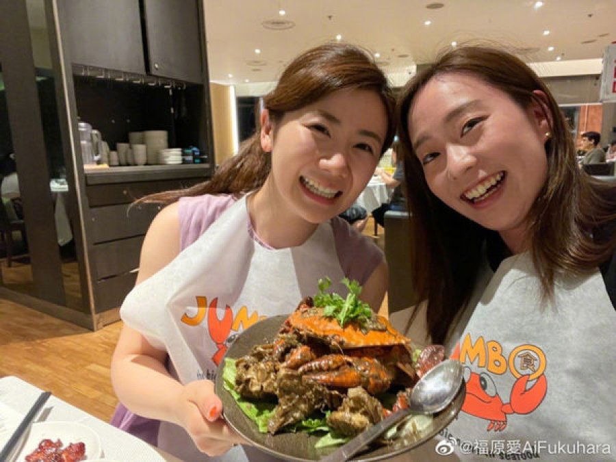 福原愛（左）與石川佳純（右）感情交好。（翻攝福原愛微博）