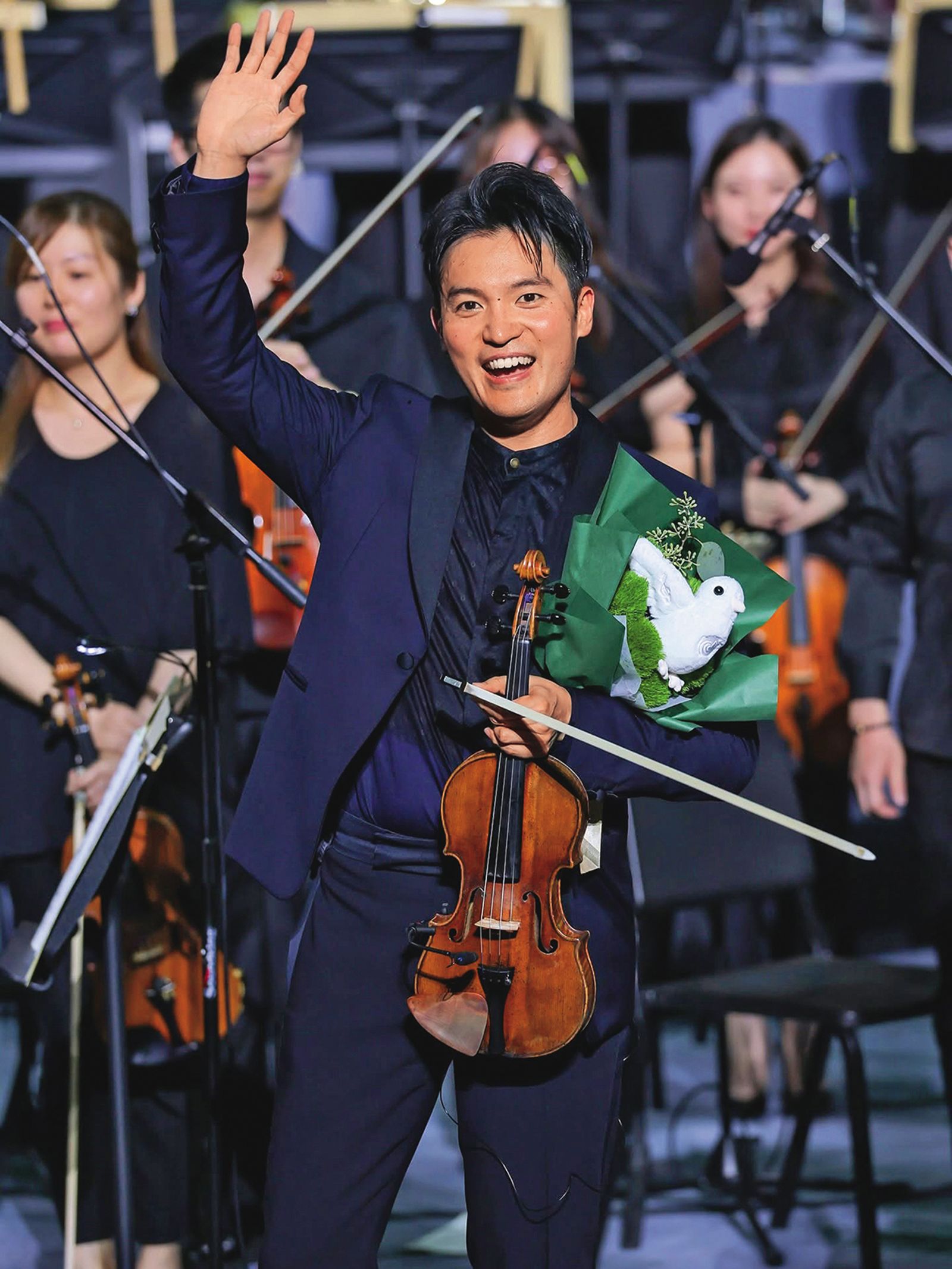 台裔知名小提琴家陳銳，常年在全球各地進行小提琴巡迴演出。（翻攝自陳銳臉書）