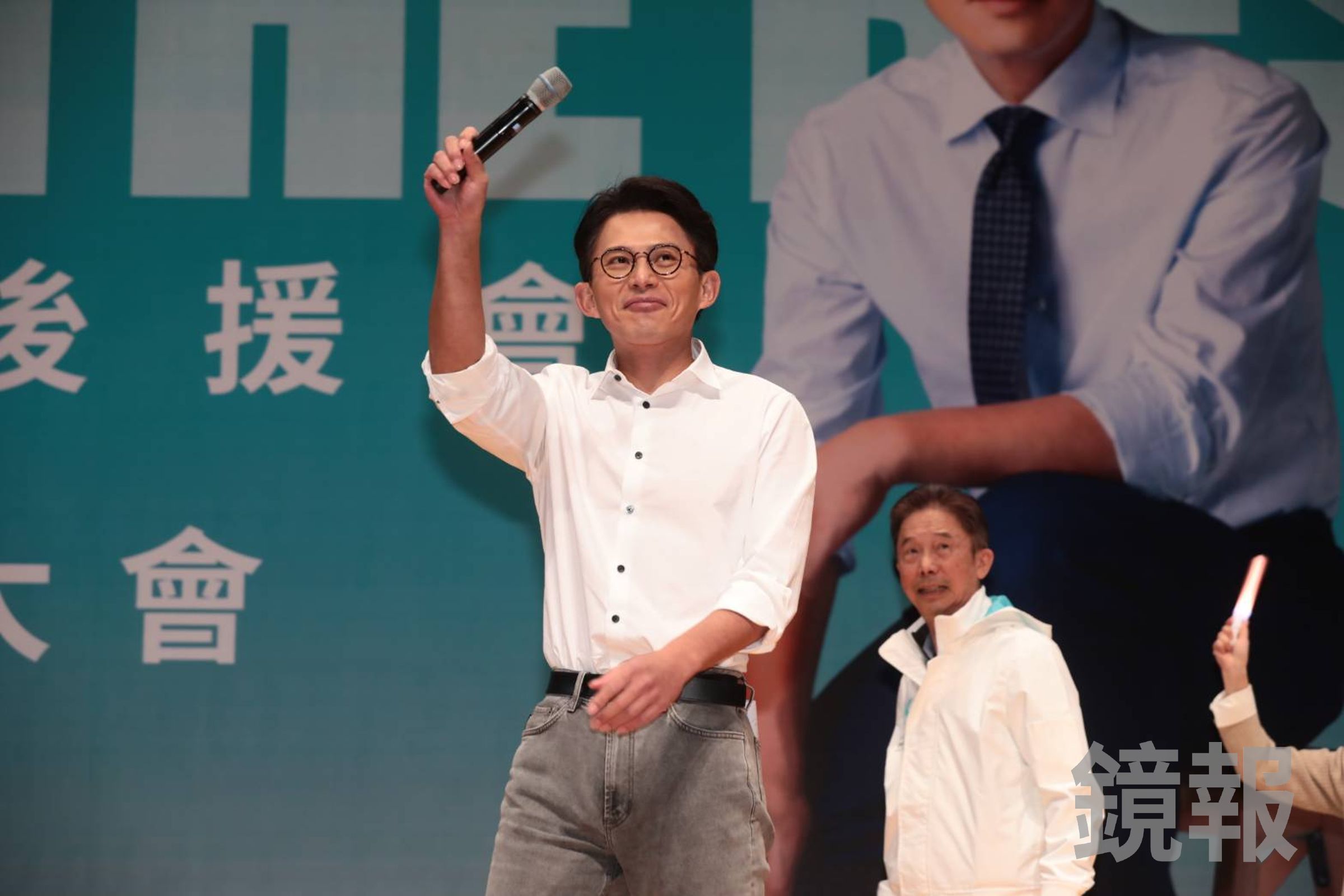 對於黃國昌合體蔡正元大談祖源,周軒感慨「終於,黃國昌已經徹底把太陽花的偽裝放下了。」(鏡報林煒凱)