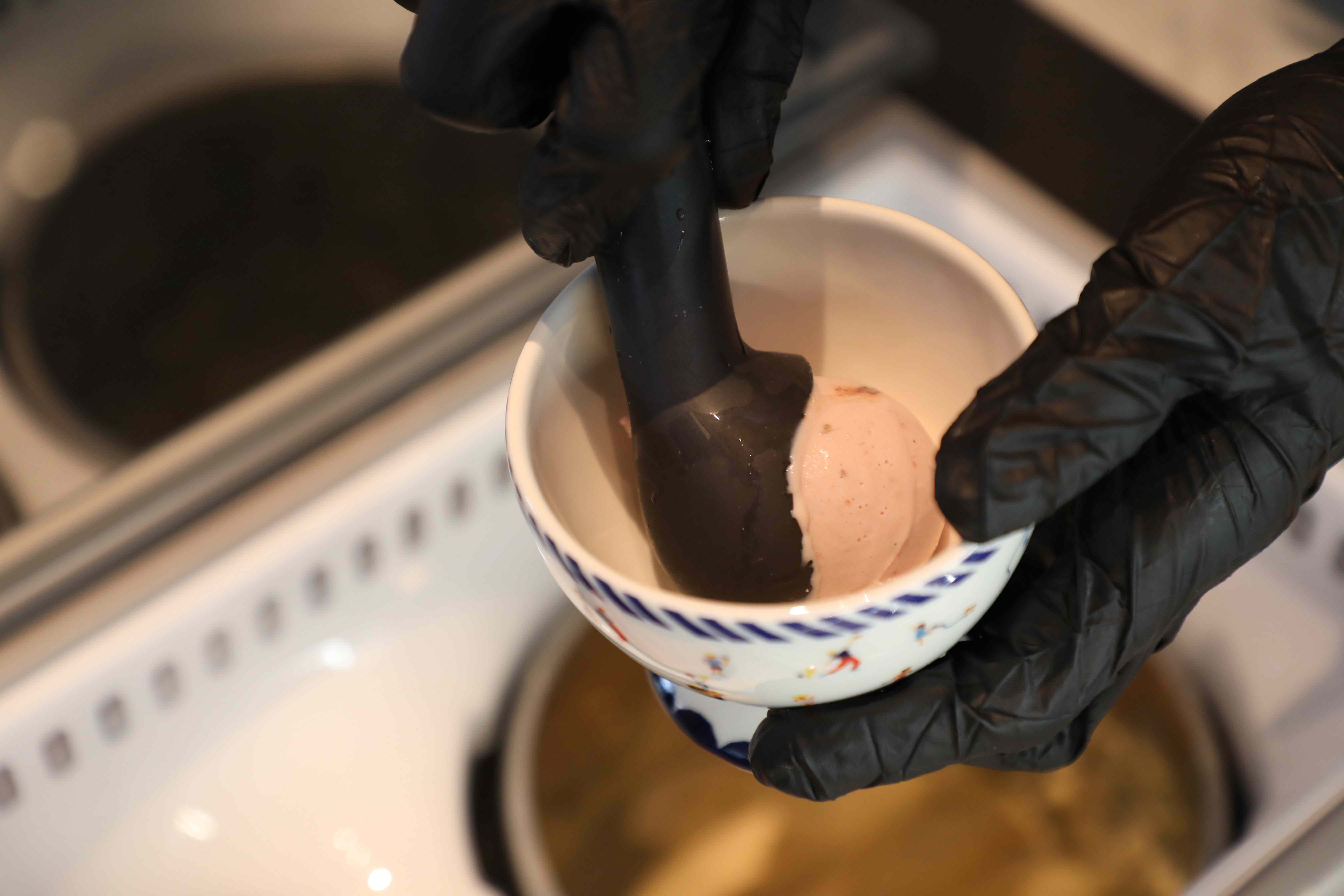 艾美招牌Le Scoop Gelato融入在地味,在這裡吃得到「金萱烏龍冰淇淋」。