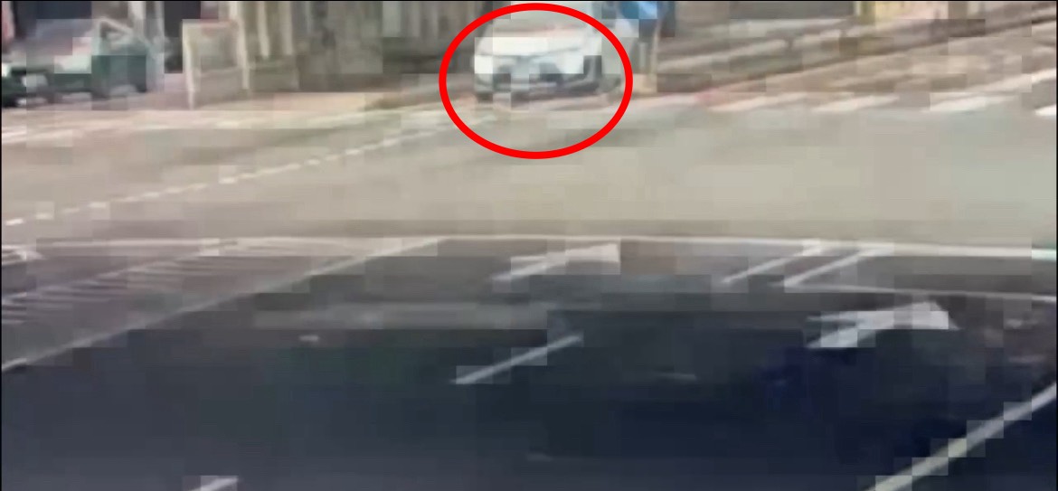 車手撞警逃逸。(警方提供)