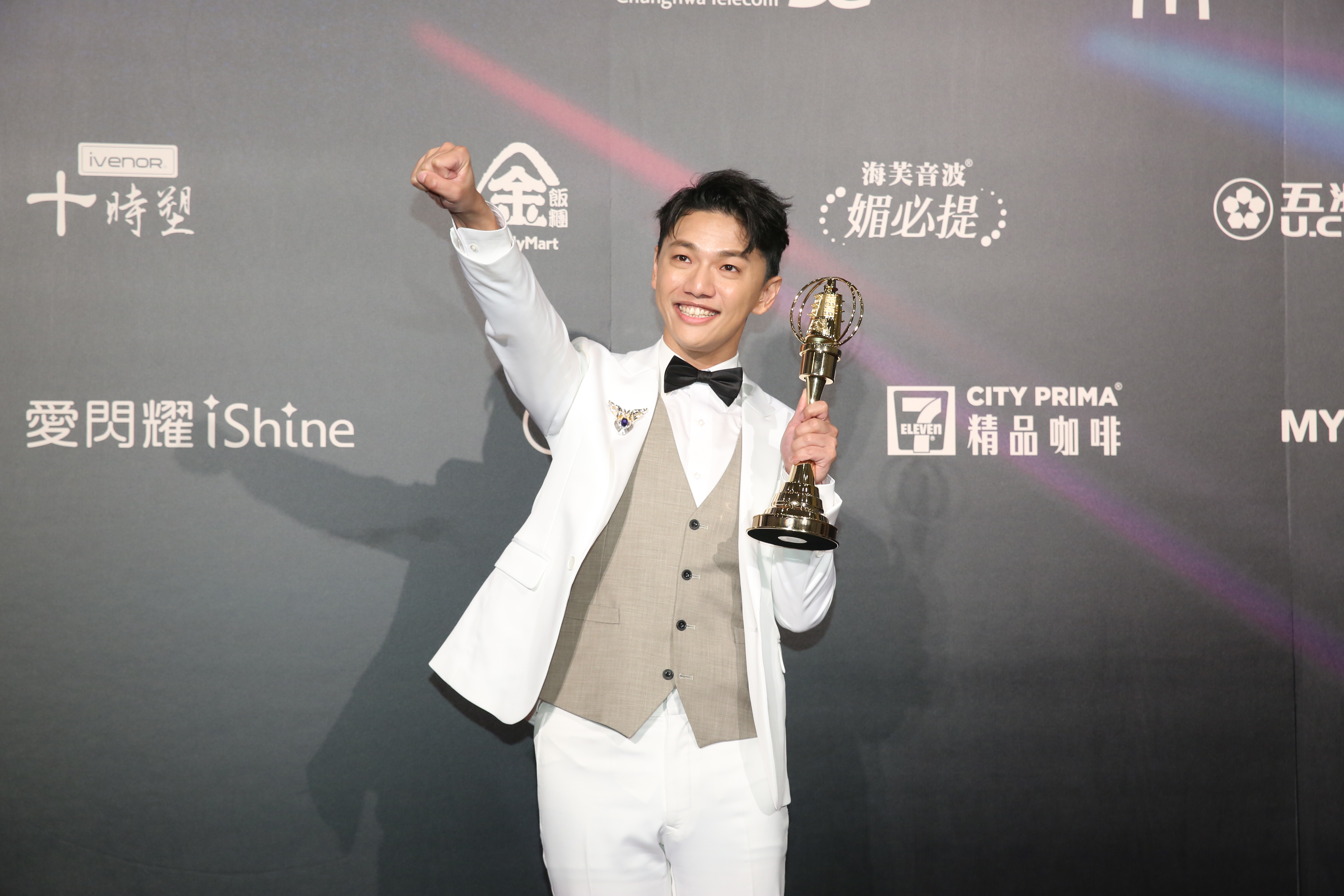 王伯源奪下兒童少年節目主持人獎。