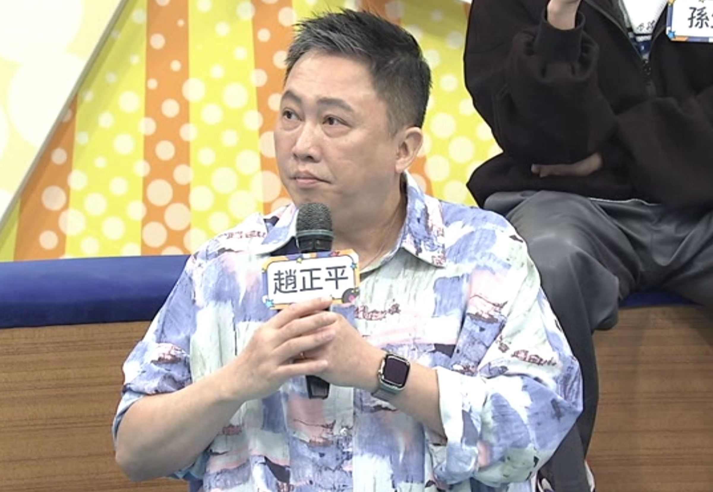 趙正平錄影分享勸架經驗。（中天提供）