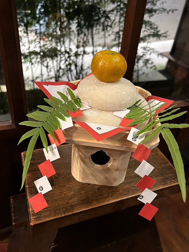 京町山本屋特別於12月29日舉辦「做鏡餅迎新年」活動，讓大家體驗日本迎接新年的傳統。（京町山本屋提供）