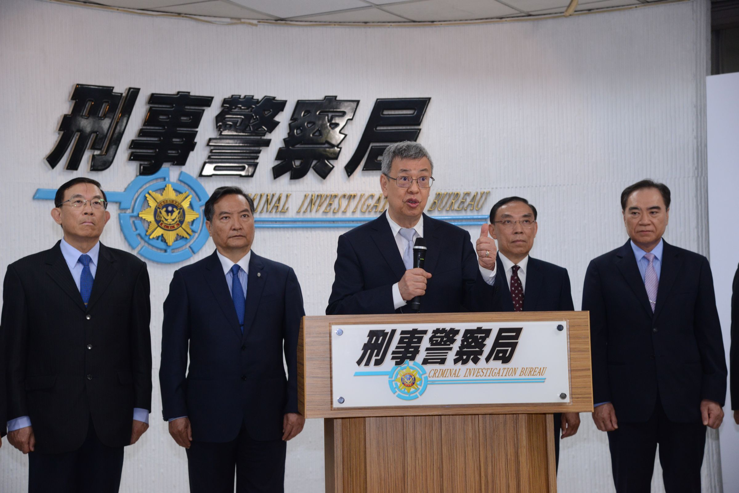 行政院長陳建仁親自主持安居緝毒成果記者會。(刑事局提供)