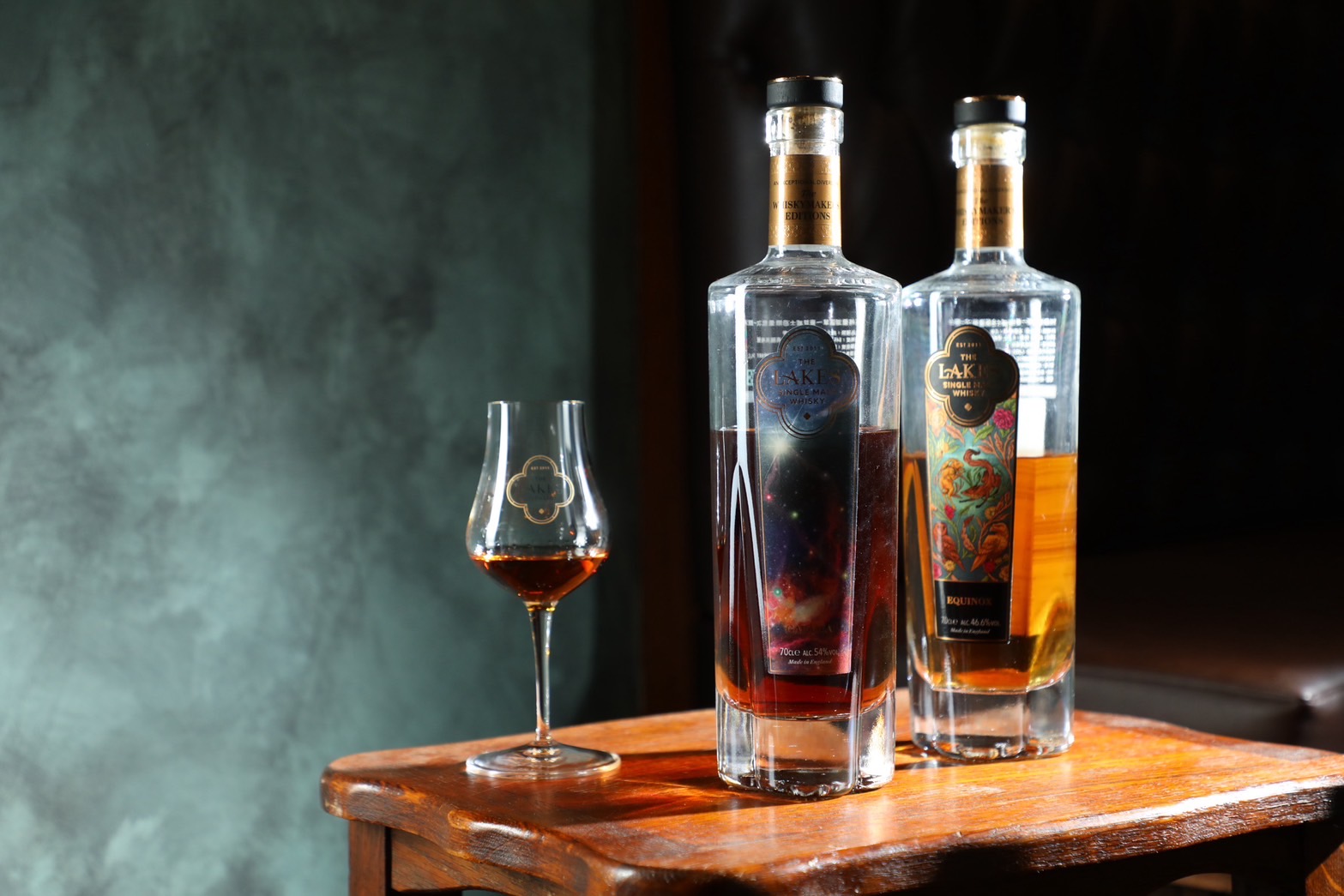 英國「湖區酒廠」出品的酒款，採取酒液尚在橡木桶中即開始勾兌的技術「élevage」，打造出風味多元的雪莉桶威士忌。