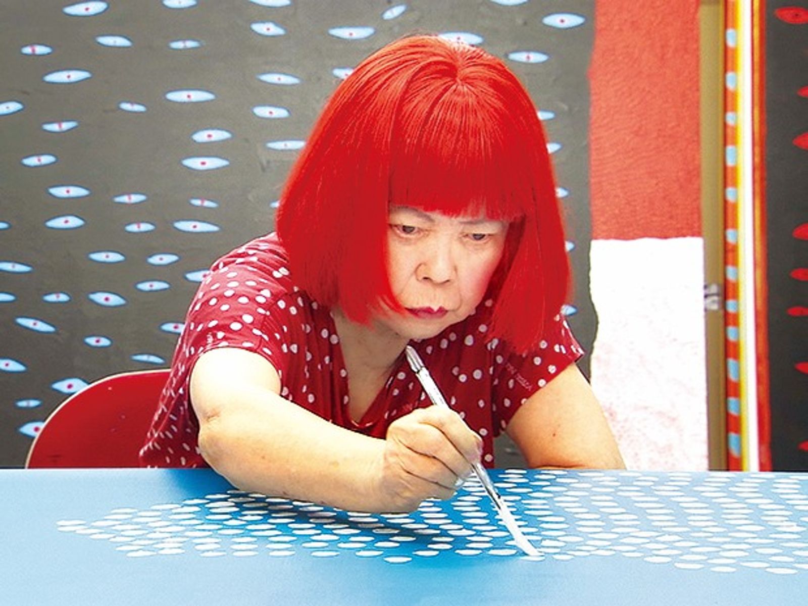 草間彌生享譽國際,以圓點、南瓜及「無限鏡屋」等作品聞名,是日本最具代表性的當代藝術家之一。(翻攝草間彌生IG)