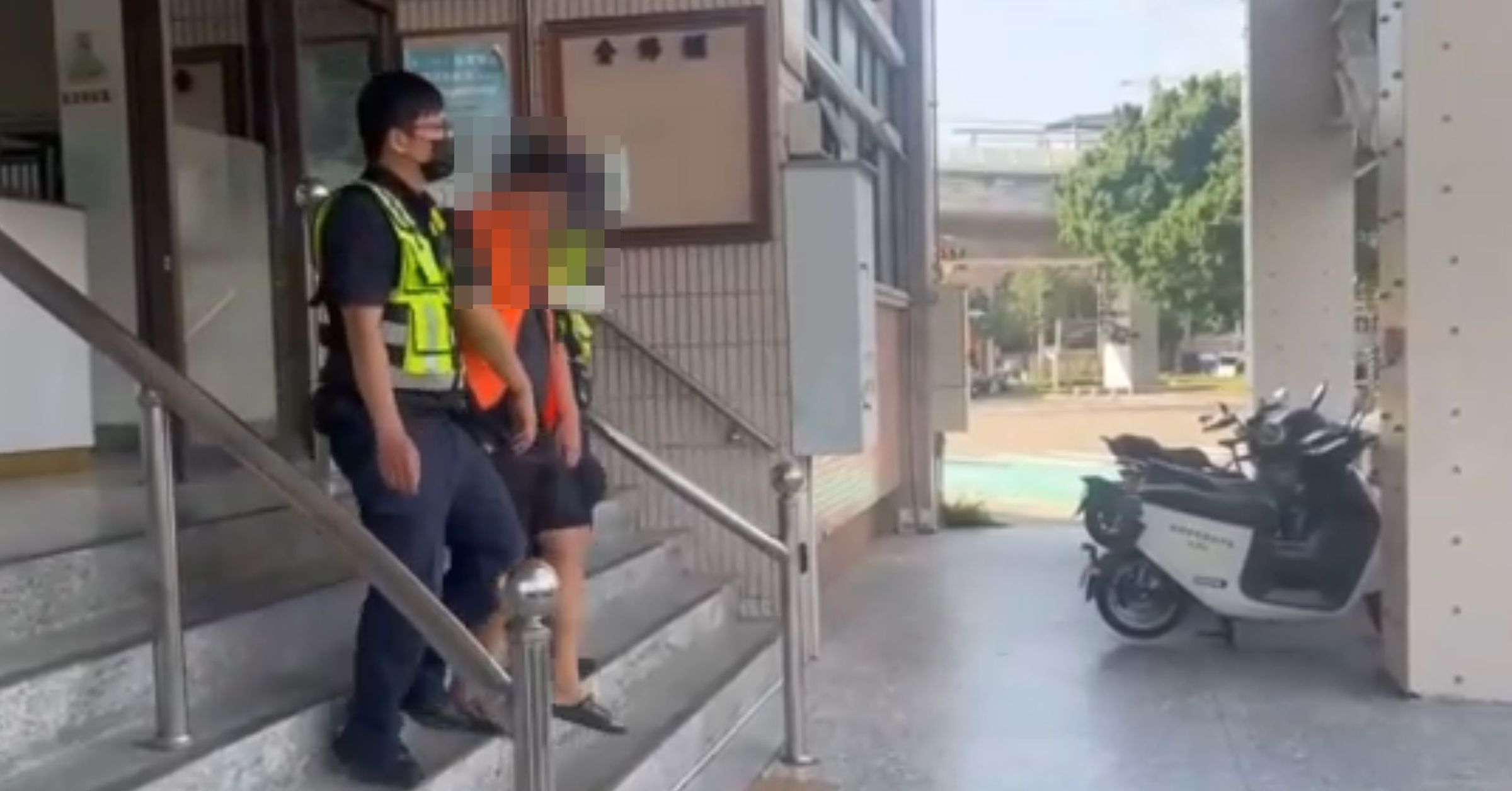 台中9月大男嬰不幸喪命,醫護發現瘀傷後,生父應訊才坦承曾動手打小孩。(翻攝畫面)