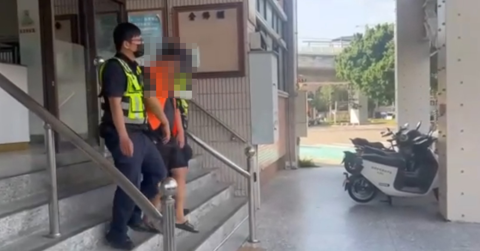 台中9月大男嬰不幸喪命，醫護發現瘀傷後，生父應訊才坦承曾動手打小孩。（翻攝畫面）