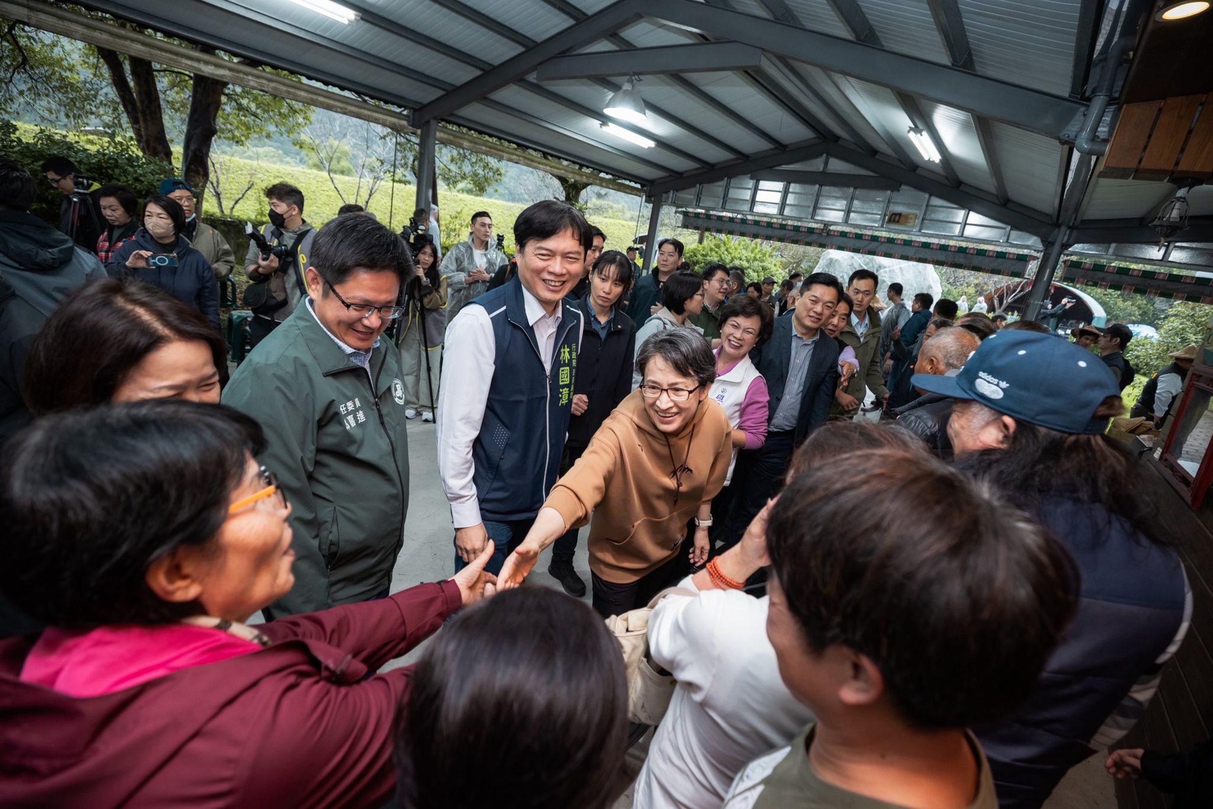 蕭美琴昨日到宜蘭視察,被質疑是專程去幫民進黨2026宜蘭縣長參選人林國漳選。(翻攝自蕭美琴 Bi-khim Hsiao 臉書)