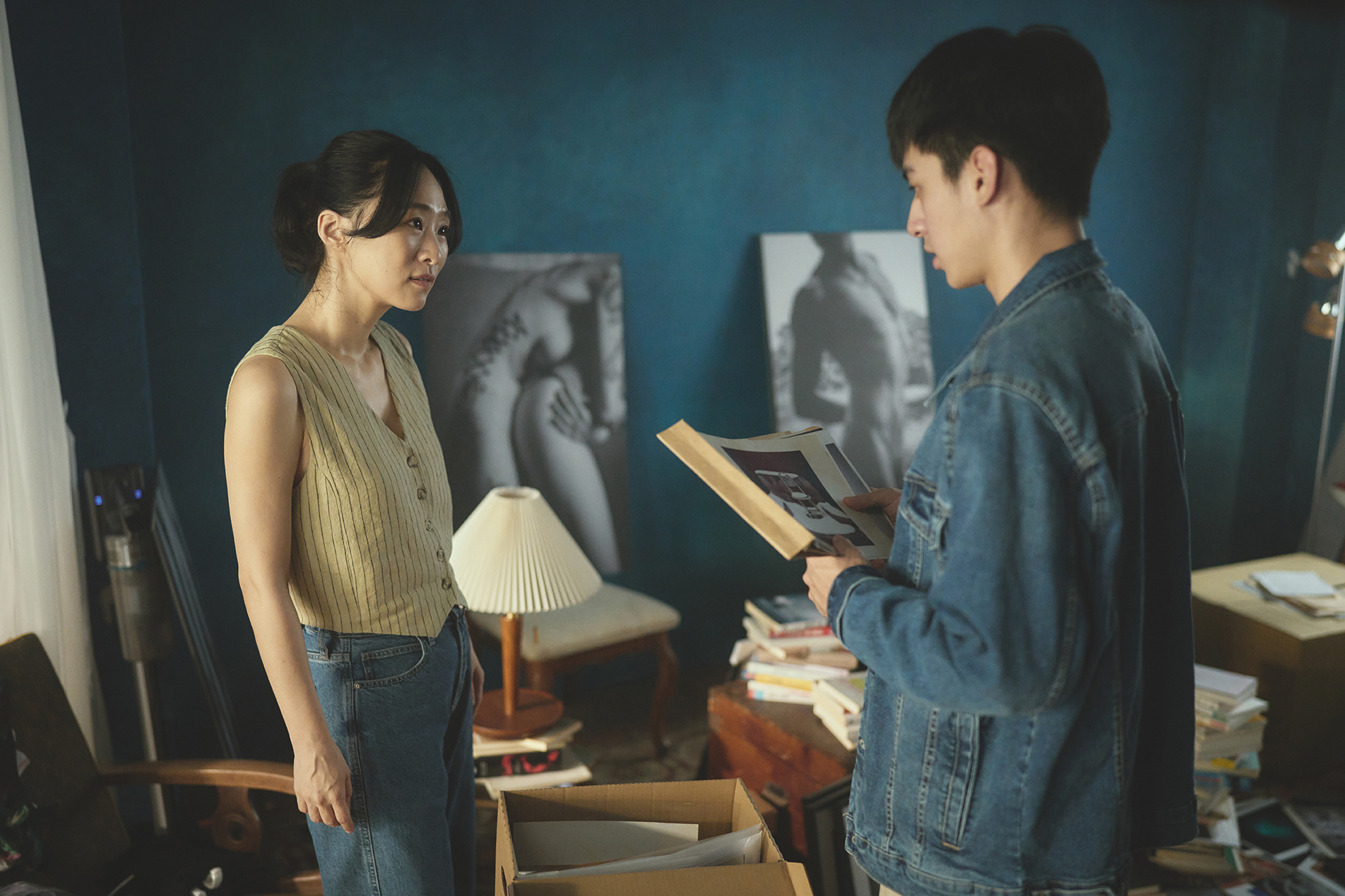 劉敬在《失明》中演出林依晨的兒子，卻愛上媽媽的前女友吳可熙，劇情設定真的很流動。（周子娛樂提供）