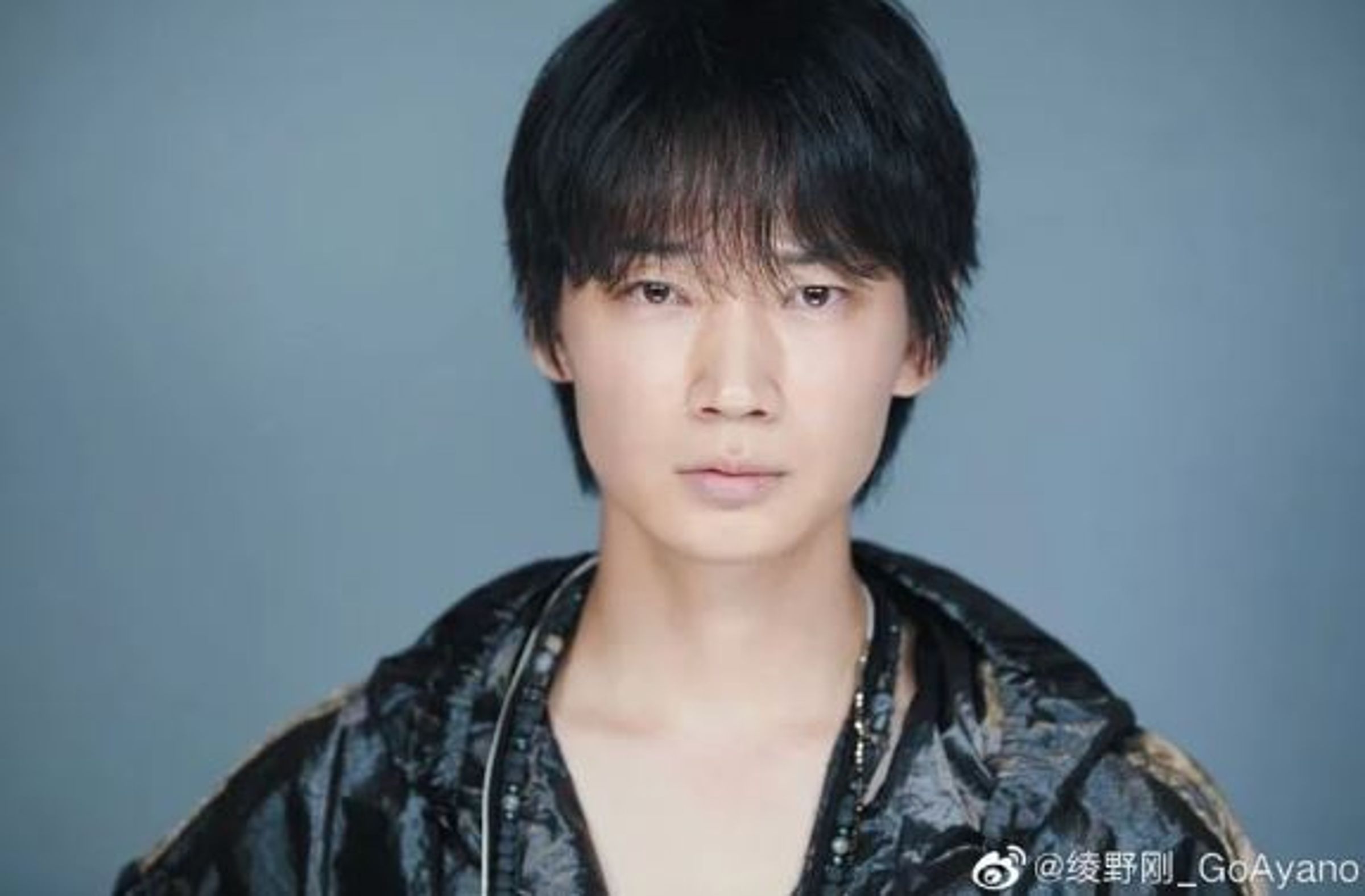 綾野剛前年被挖出曾和未成年偶像發生關係,甚至想用金錢封口。(翻攝自綾野剛微博)