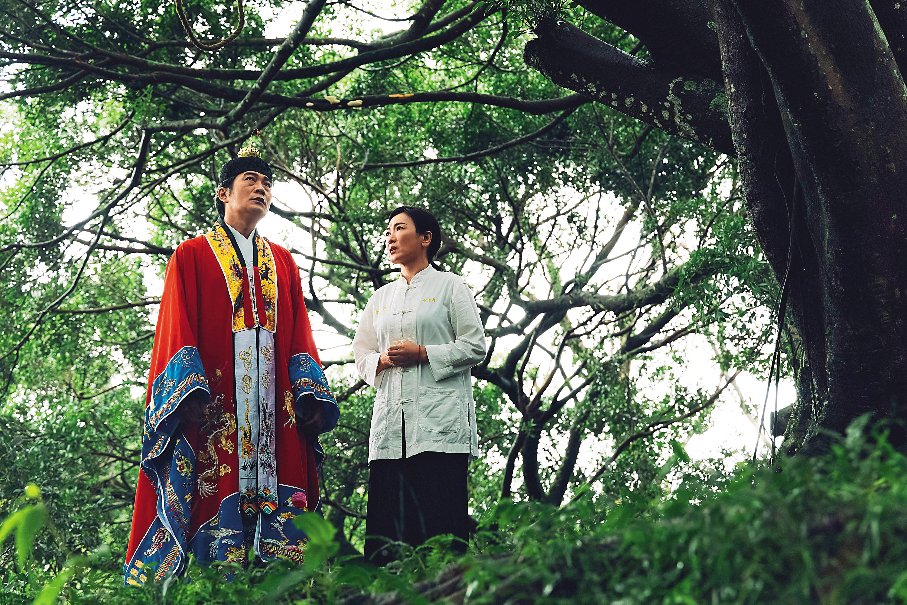 姚黛瑋(右)在《幸福房屋事件簿》演宮廟住持,和飾演道長的演員對戲,因入戲太深,她一度招陰。