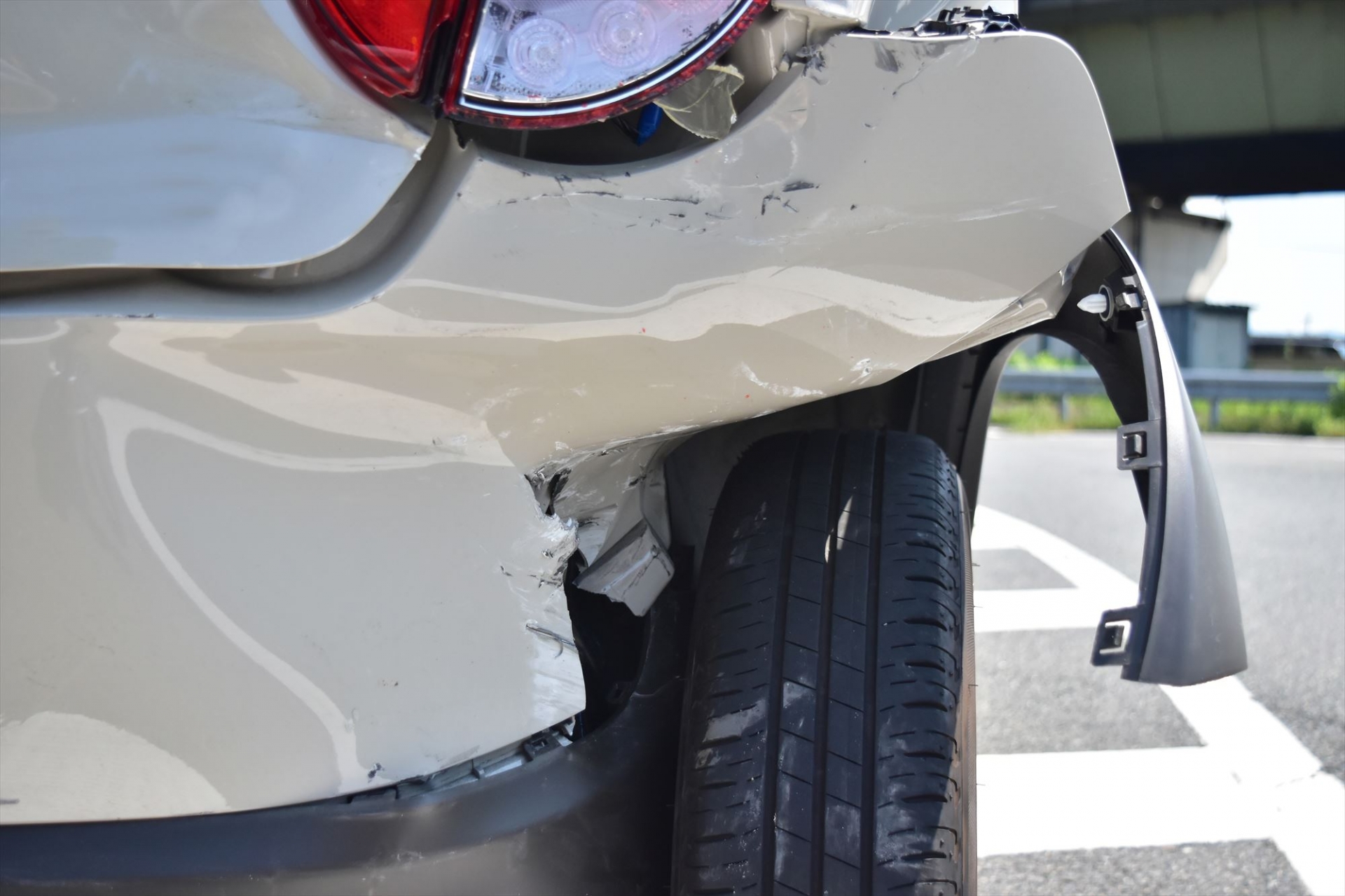 律師提醒車禍時最好等警方到場，完成事故紀錄再離開，避免變成肇事逃逸。（示意圖，photoAC）