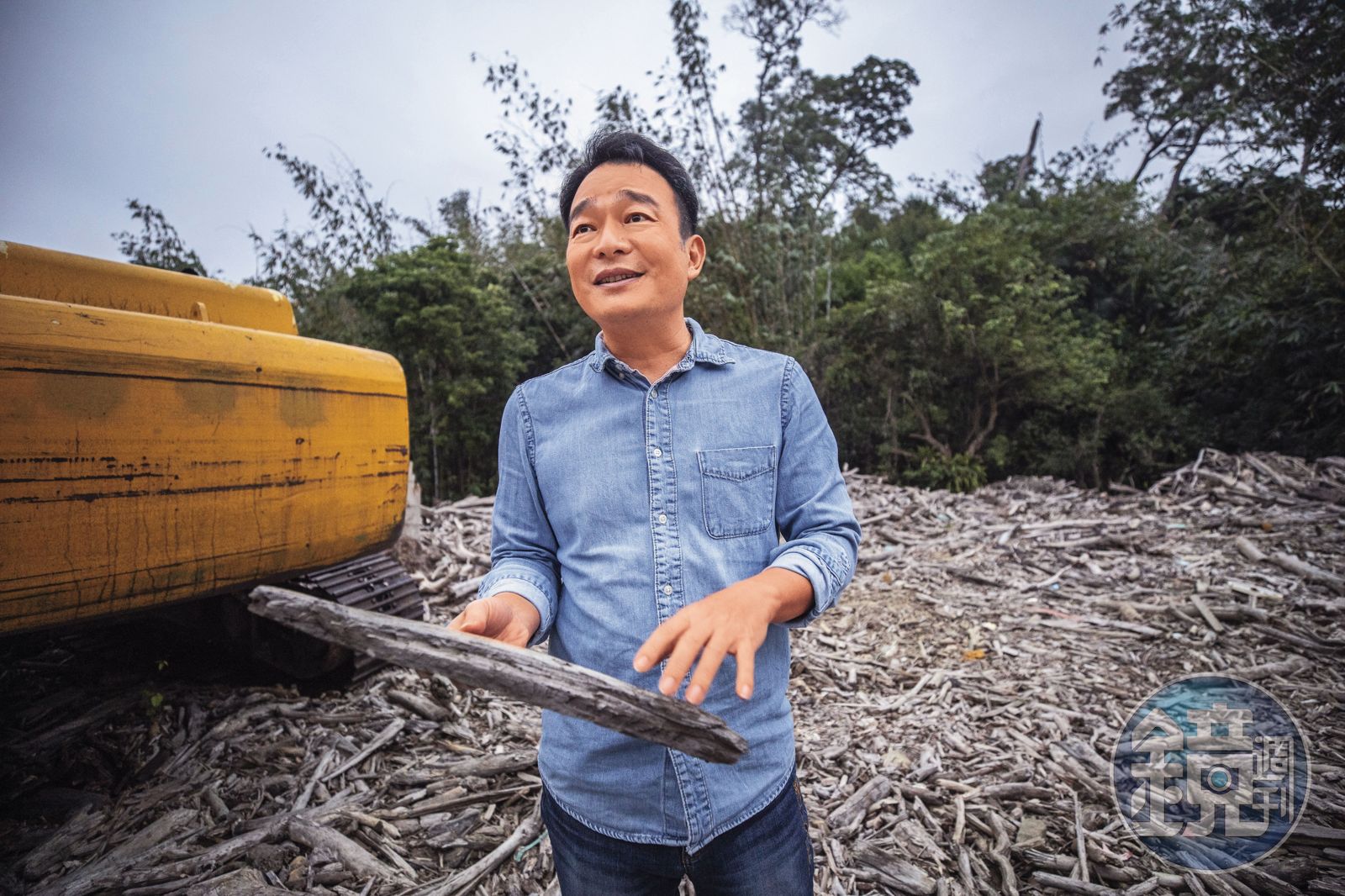 漂流木變小提琴2/晚上7點後只剩便利店最亮!竹科工程師返鄉想振興小鎮 下場是天天茫到不敢再出門