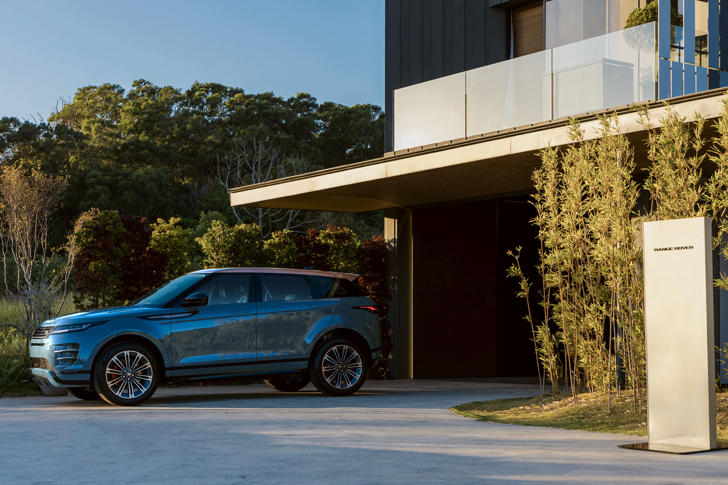 【新車登場】不僅是奢華，更是科技的進階！2024年式Range Rover Evoque