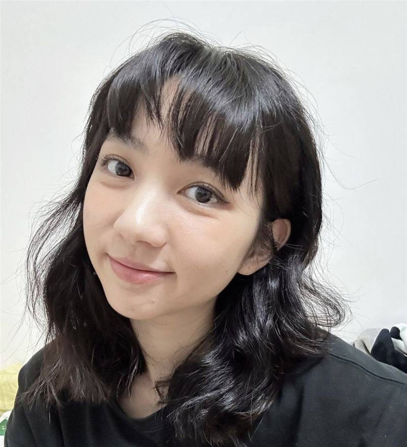 林玉書在演藝圈完全失業，在星巴克打工歡迎粉絲來聊天。（翻攝自林玉書臉書）