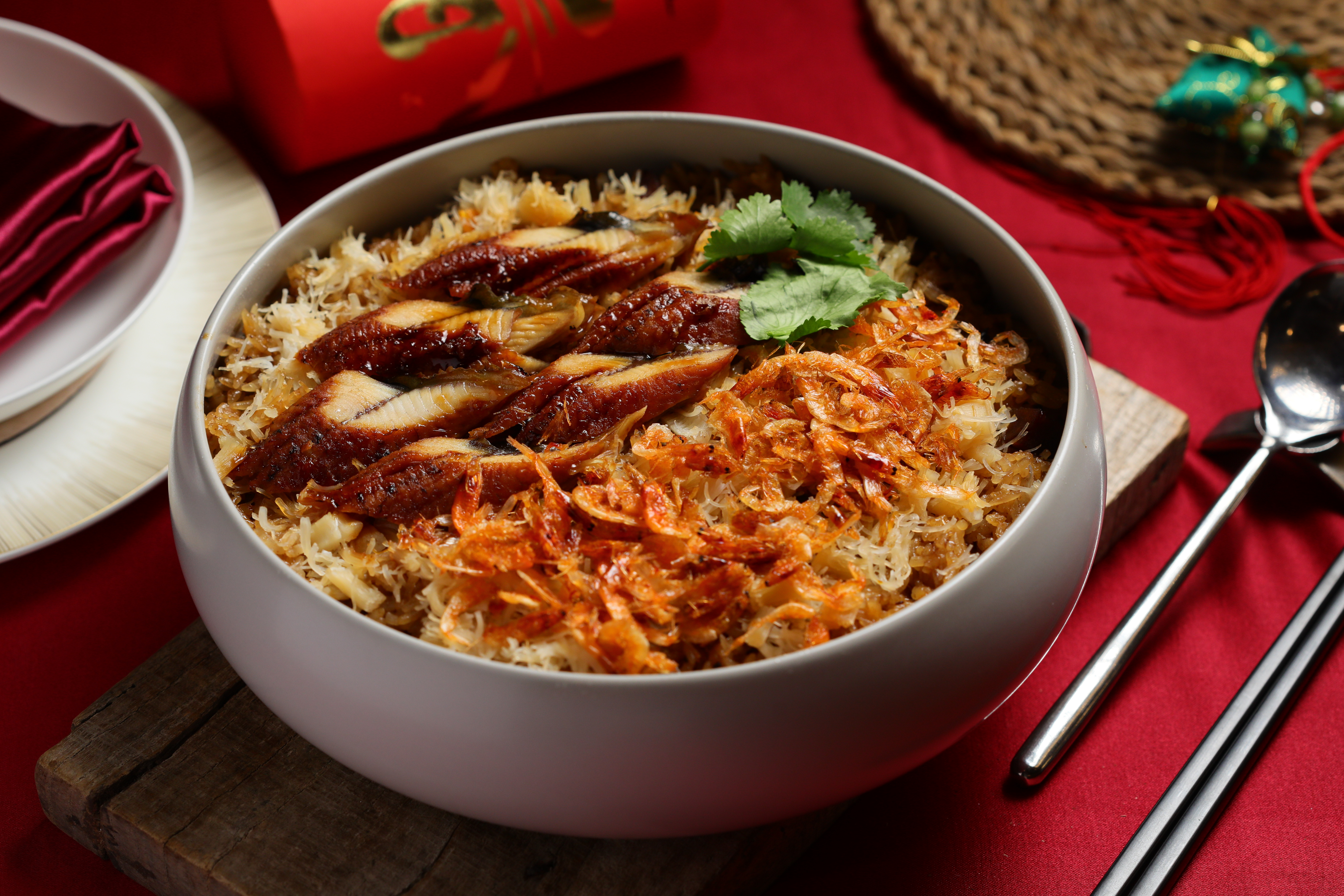 「福園台菜海鮮餐廳」在過年期間端出多道功夫台菜，為團圓時刻增色。