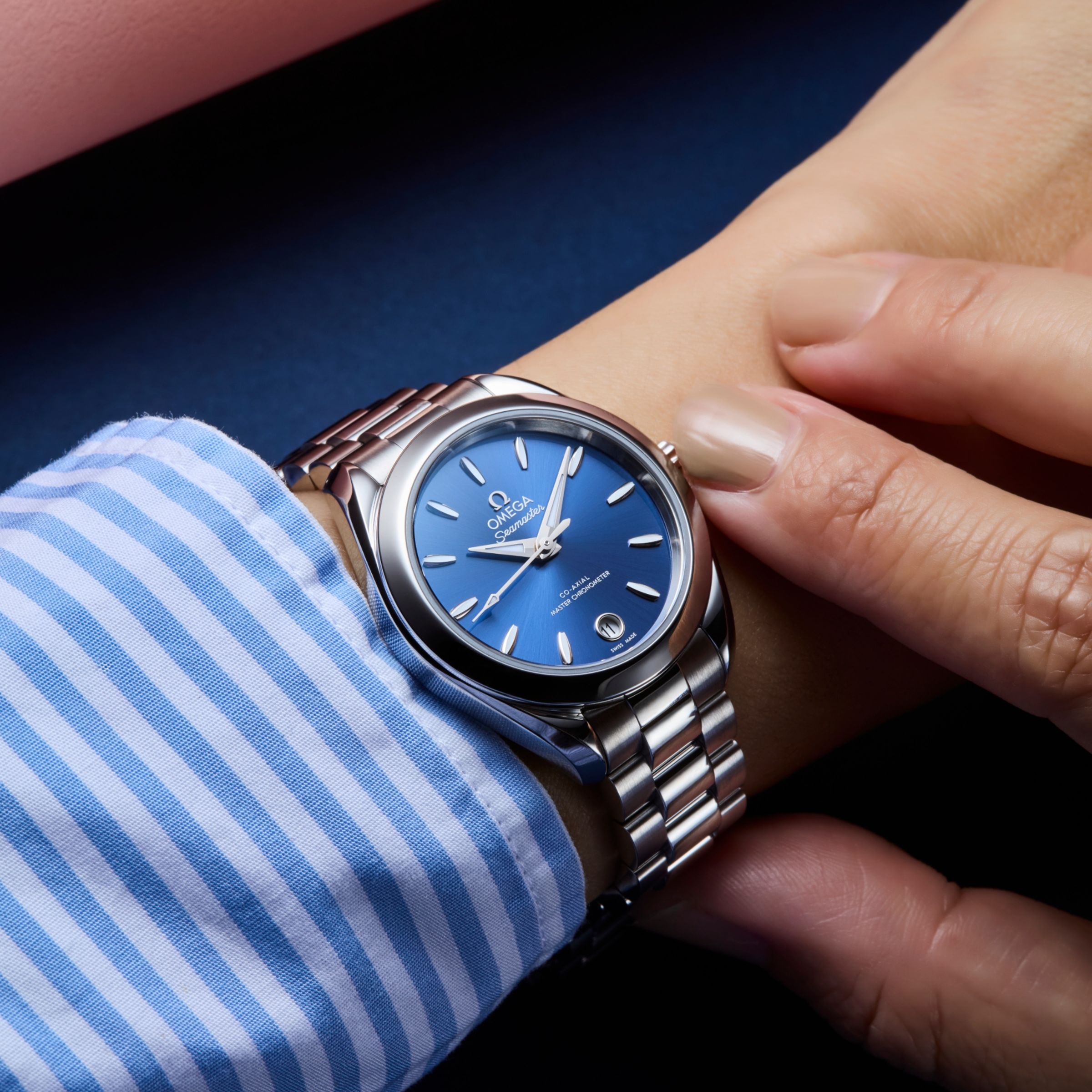 OMEGA Seamaster Aqua Terra 150M｜錶徑30mm／不鏽鋼材質／時、分、秒、日期指示／8750自動上鍊機芯／動力儲存約48小時／防水150米／定價NT$208,000。
