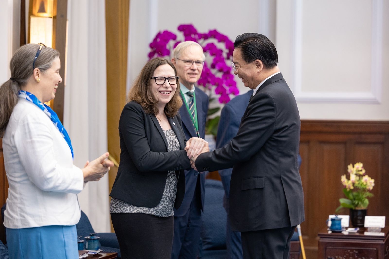 AIT證實羅森伯格已於上個月卸任主席一職。圖為2024年5月與美國特使團來台參加總統賴清德就職典禮。(總統府提供)