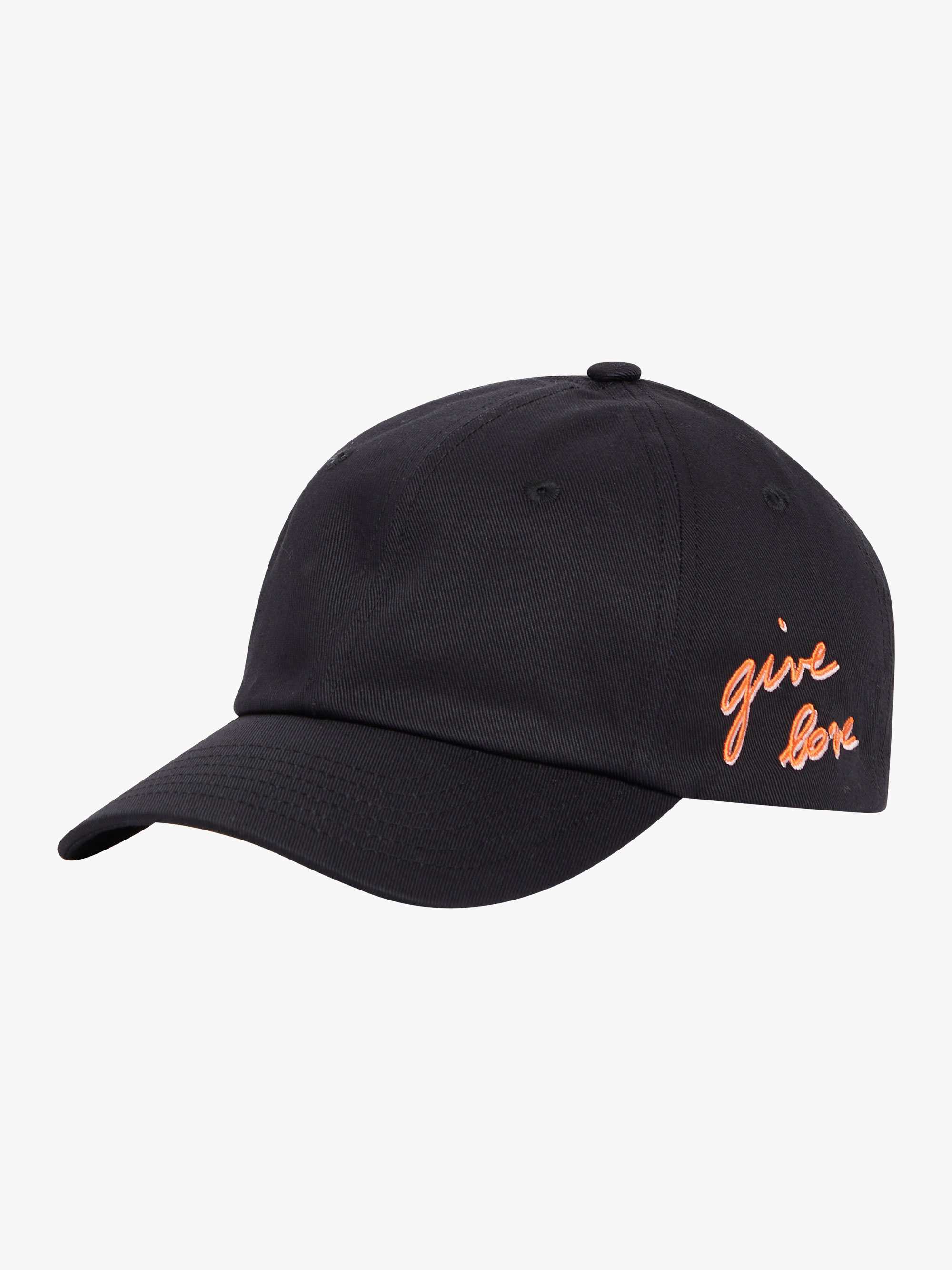 give love 棒球帽。NT$3,280（agnès b.提供）       