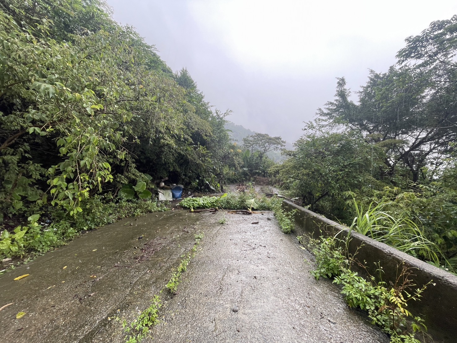 另條通往石碇小格頭土石方資源堆置場的道路已被挖斷。