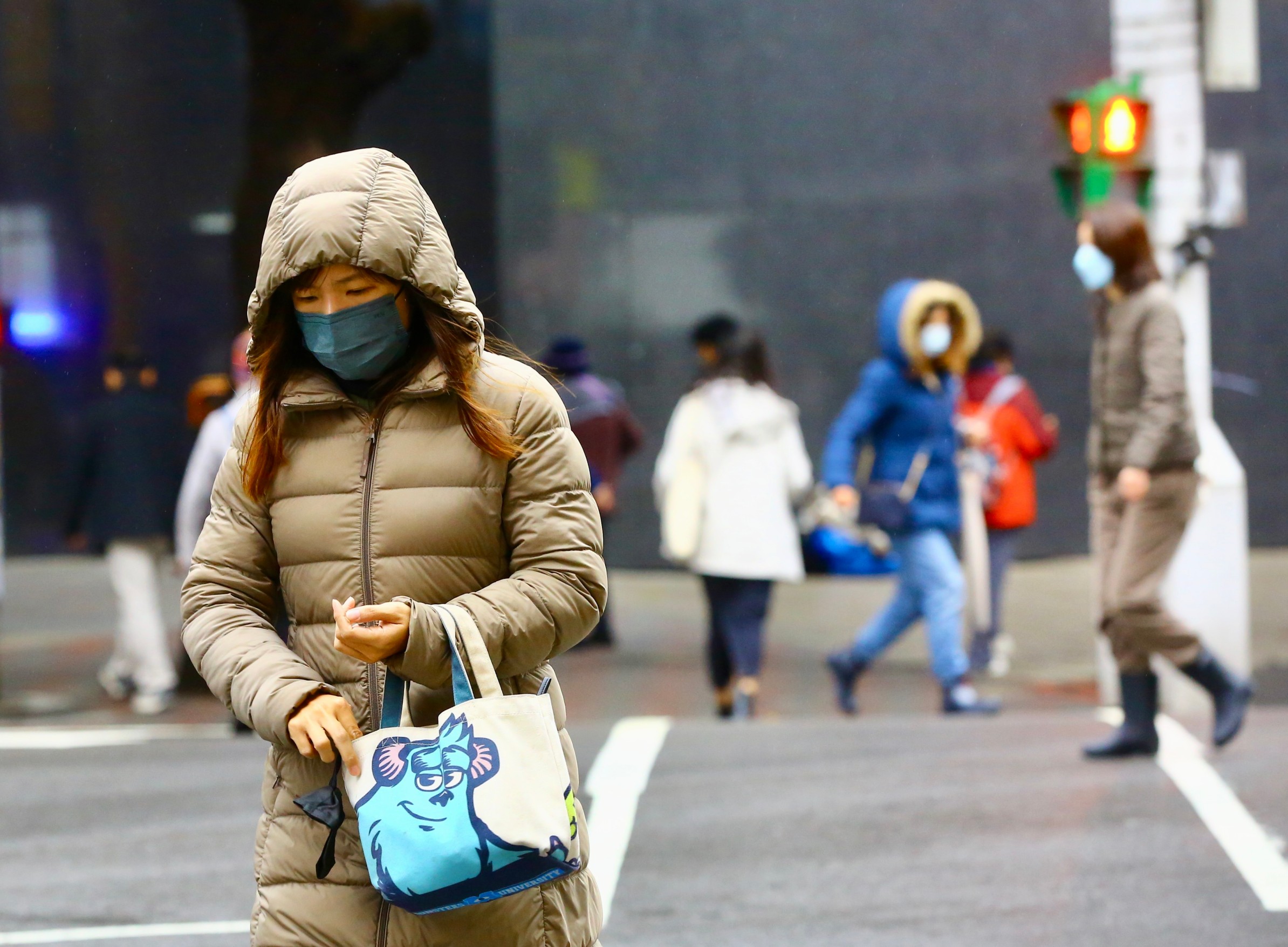 今天寒流持續影響，各地天氣非常寒冷。（示意圖，本刊資料照）