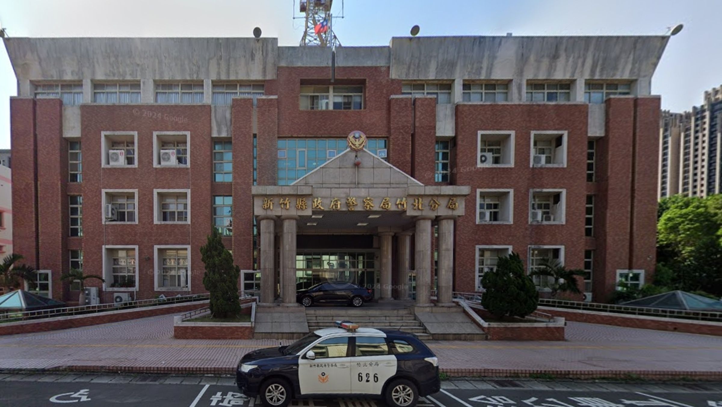 一名長相甜美的竹北分局女偵查佐驚爆疑似賣淫，成為警界首例。（翻攝自google）